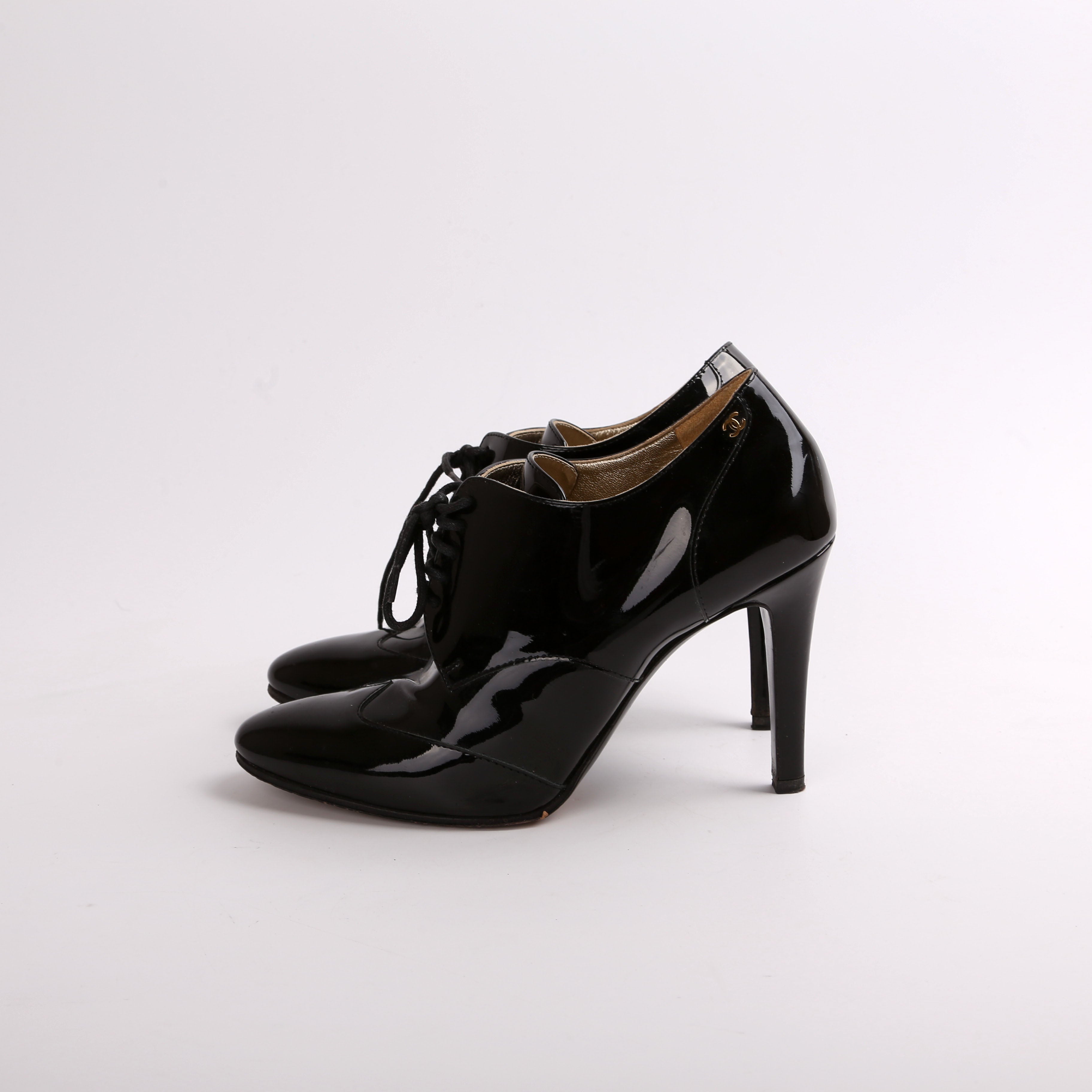 Chanel Ptnt Oxford Lace Up booties Size 36