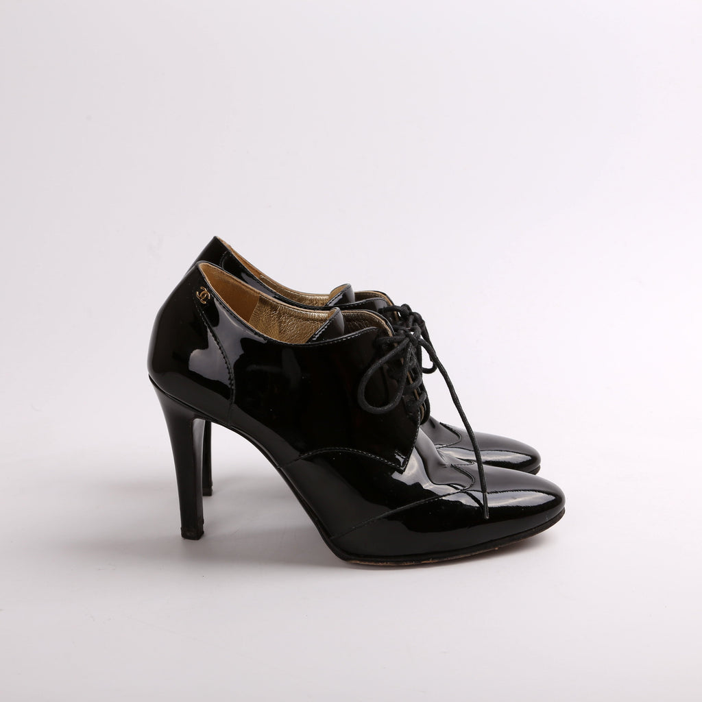 Chanel Ptnt Oxford Lace Up booties Size 36