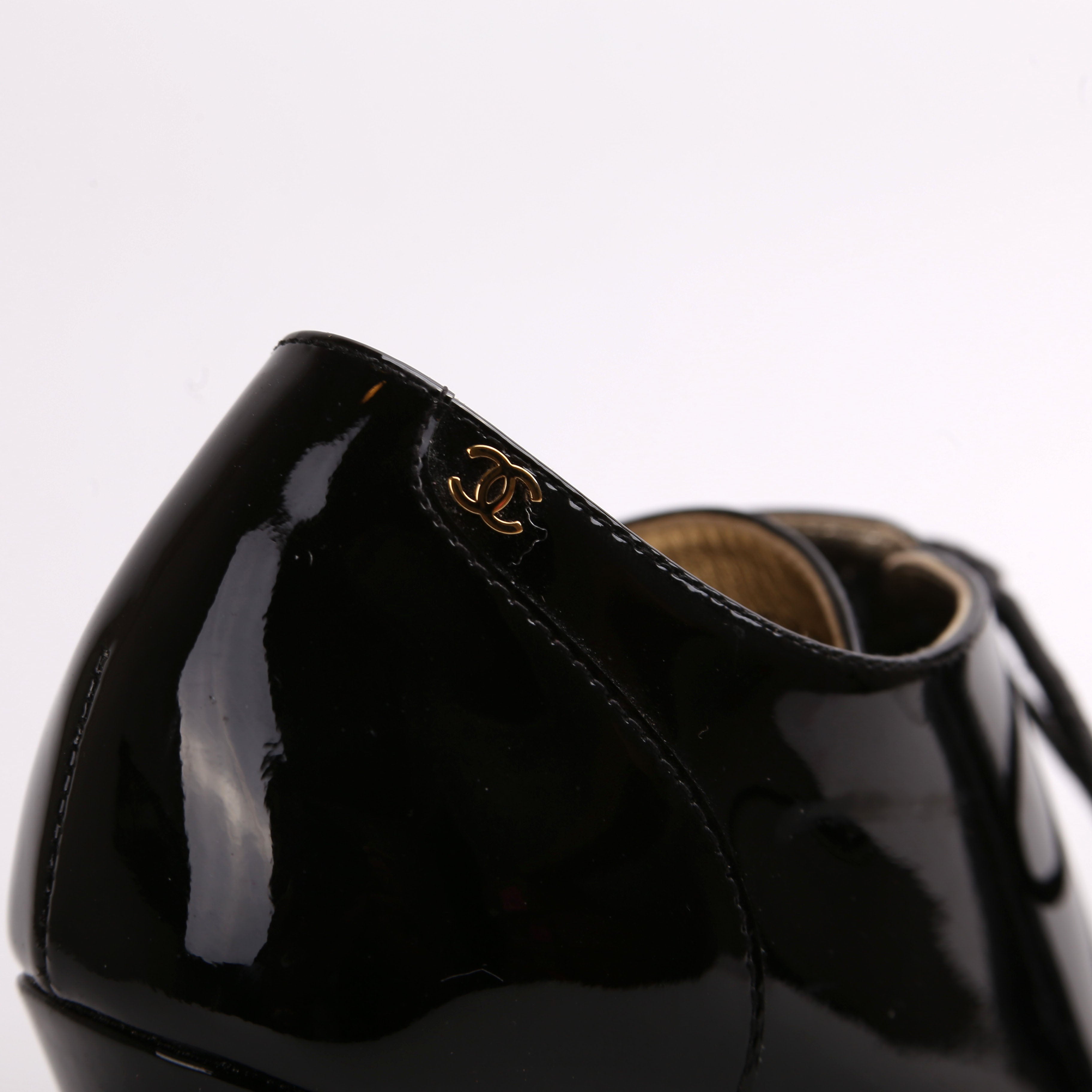 Chanel Ptnt Oxford Lace Up booties Size 36
