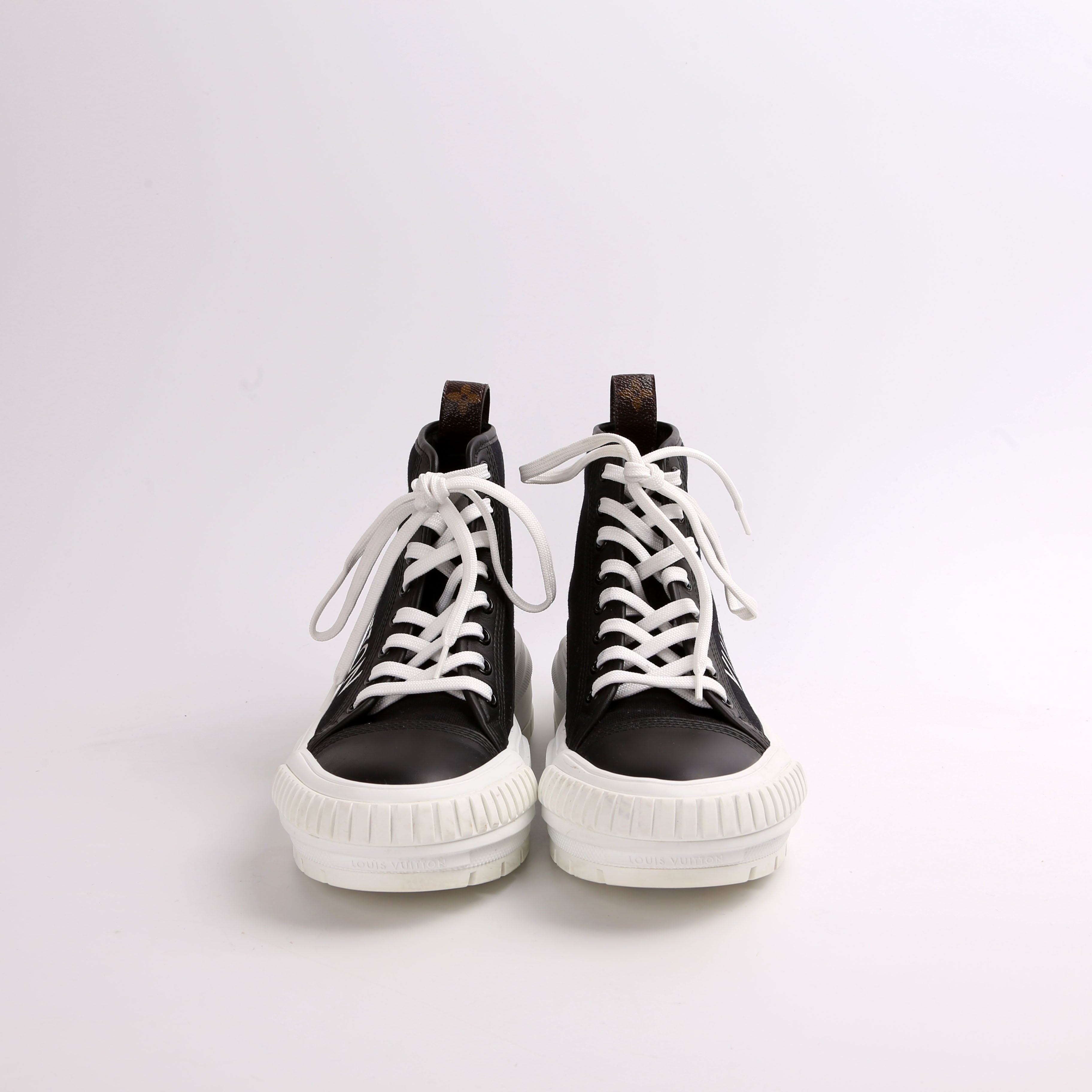 Louis Vuitton Hightop Squad Sneakers Sz 36