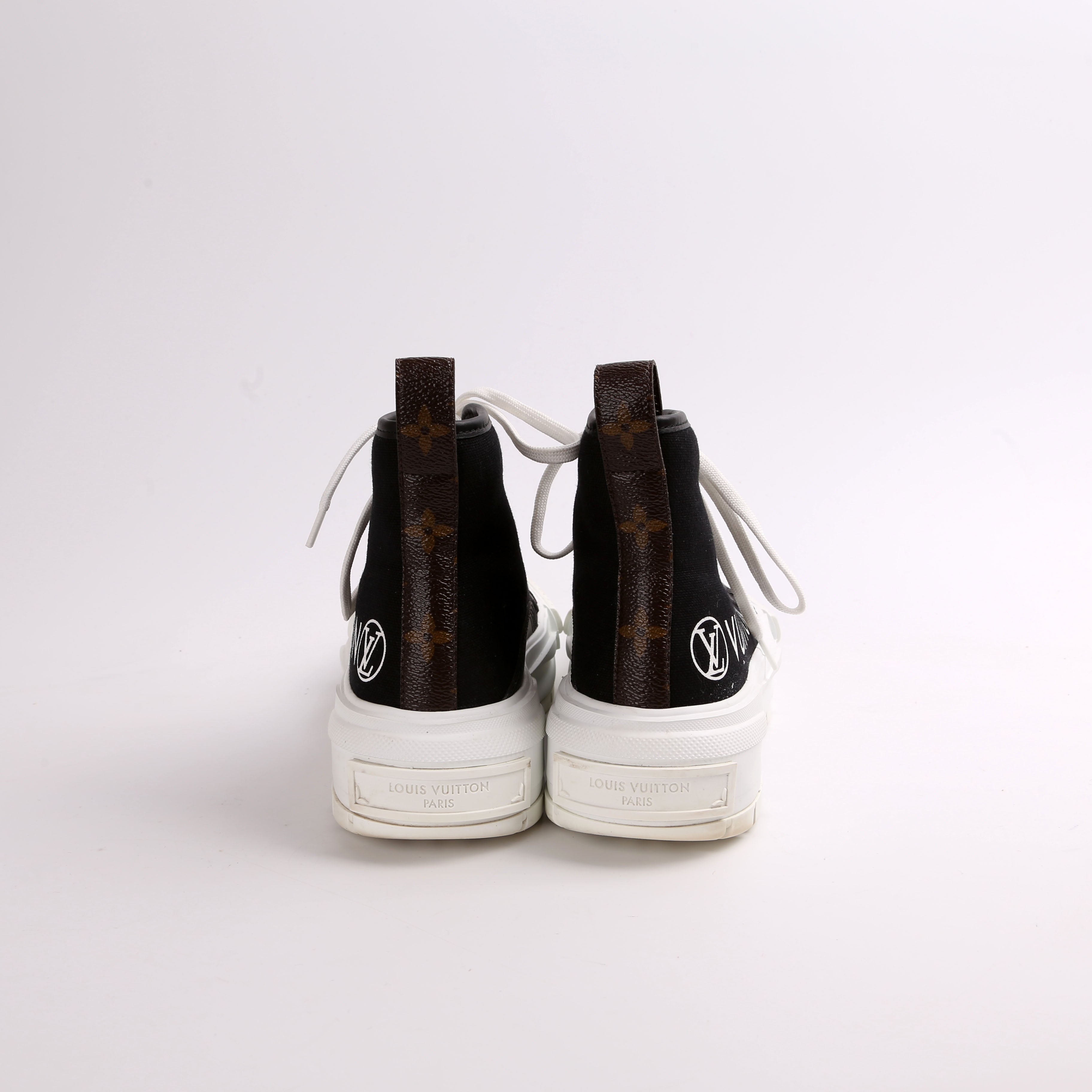 Louis Vuitton Hightop Squad Sneakers Sz 36