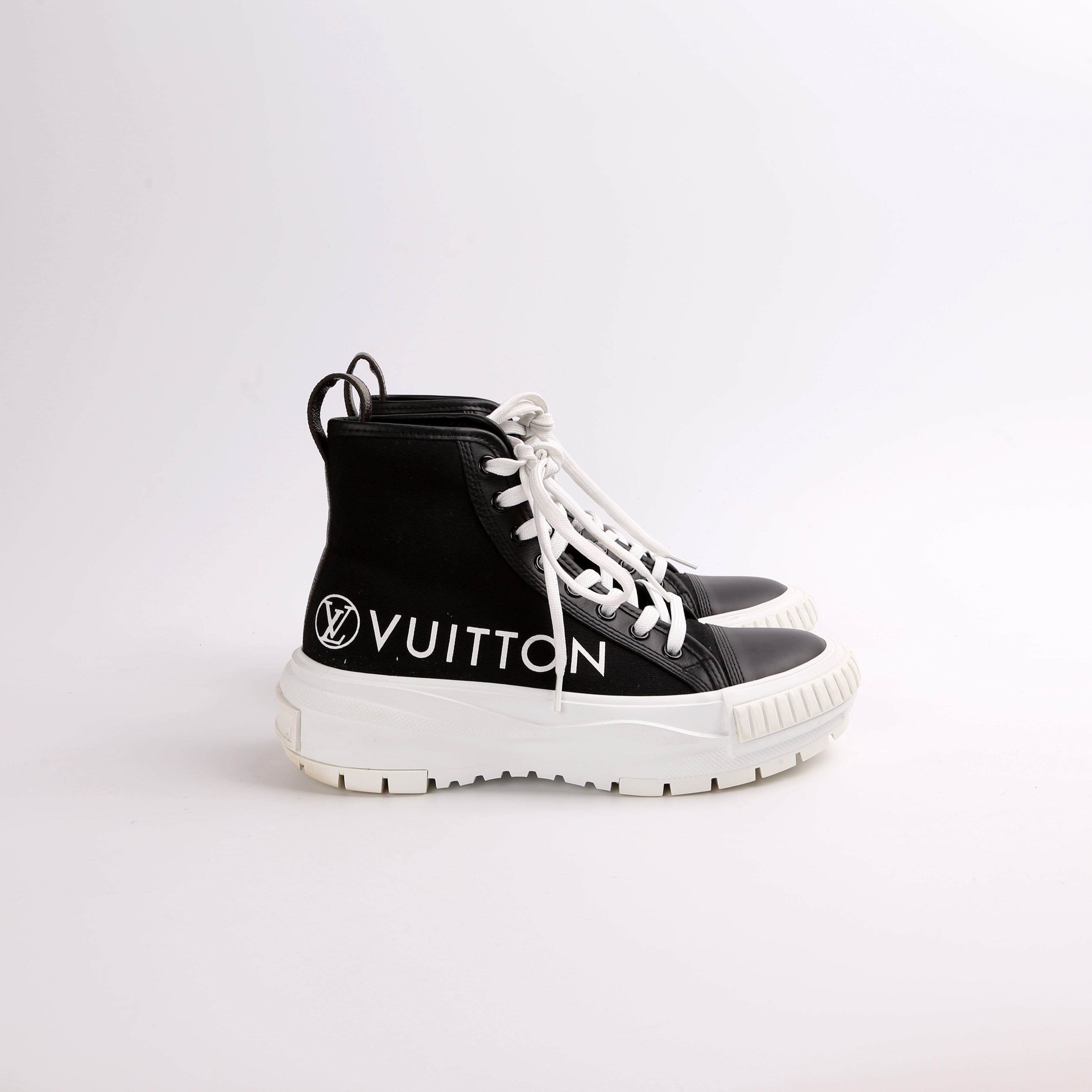 Louis Vuitton Hightop Squad Sneakers Sz 36