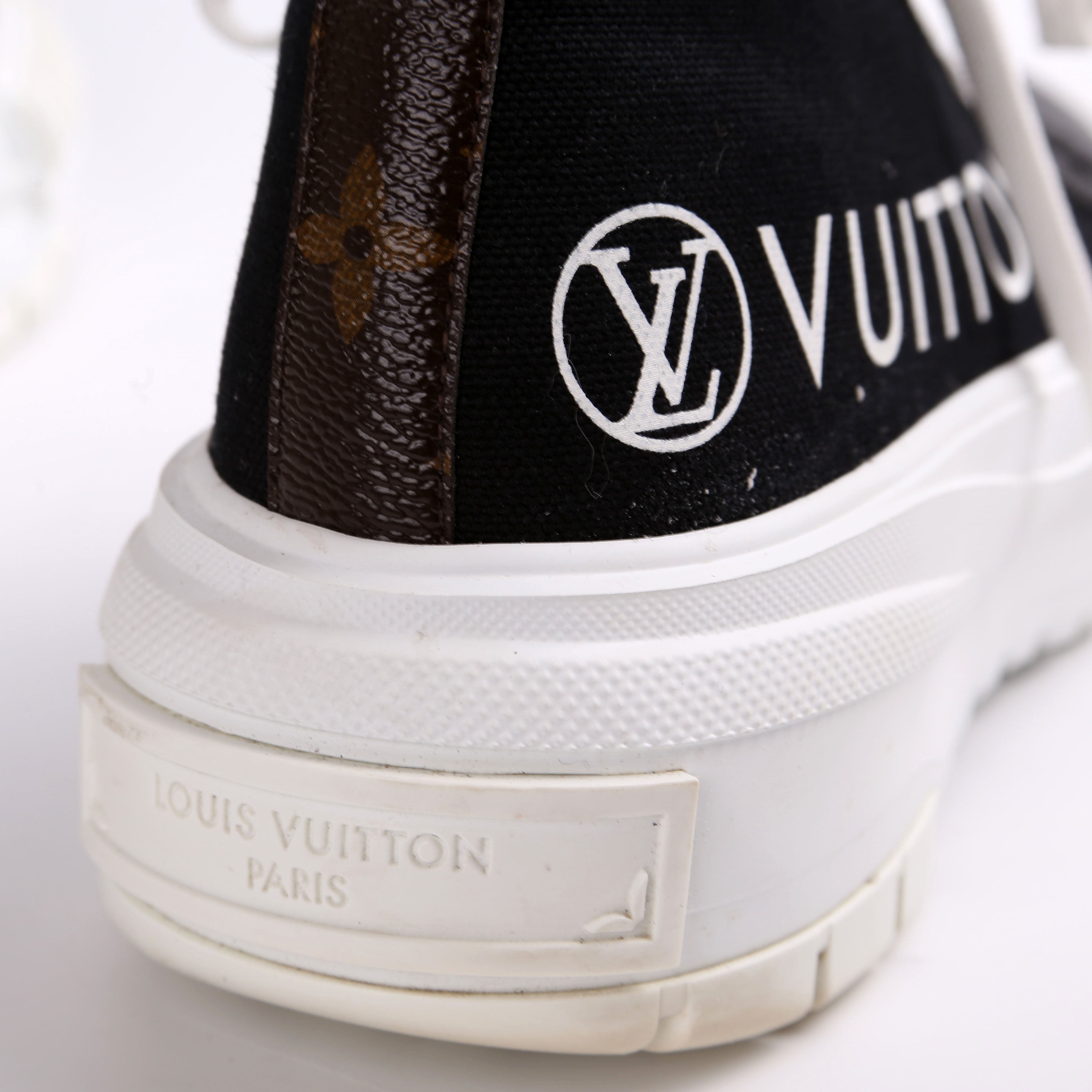 Louis Vuitton Hightop Squad Sneakers Sz 36