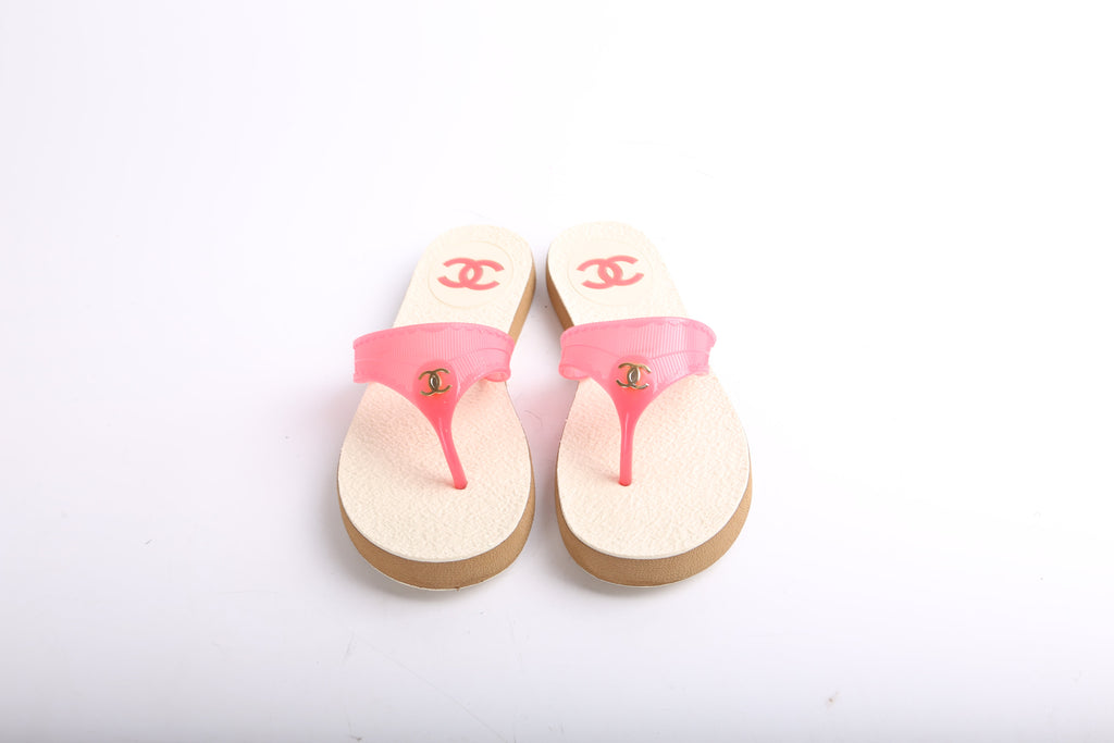 Chanel Interlocking CC Flip Flops Size 38