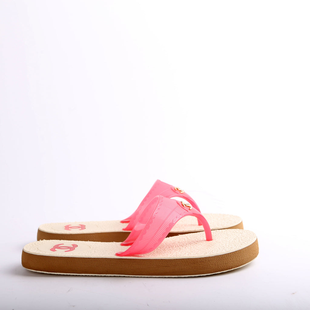 Chanel Interlocking CC Flip Flops Size 38