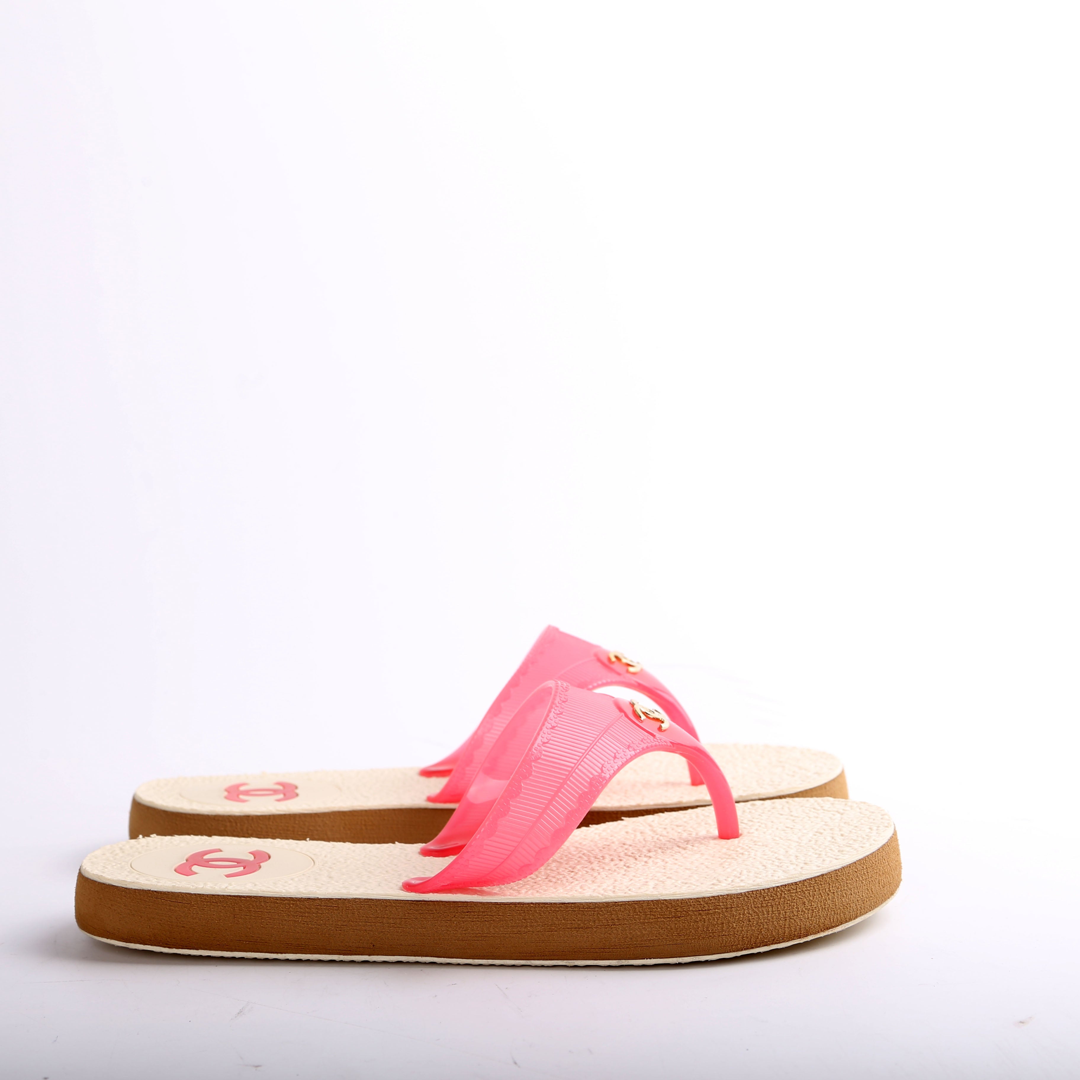 Chanel Interlocking CC Flip Flops Size 38