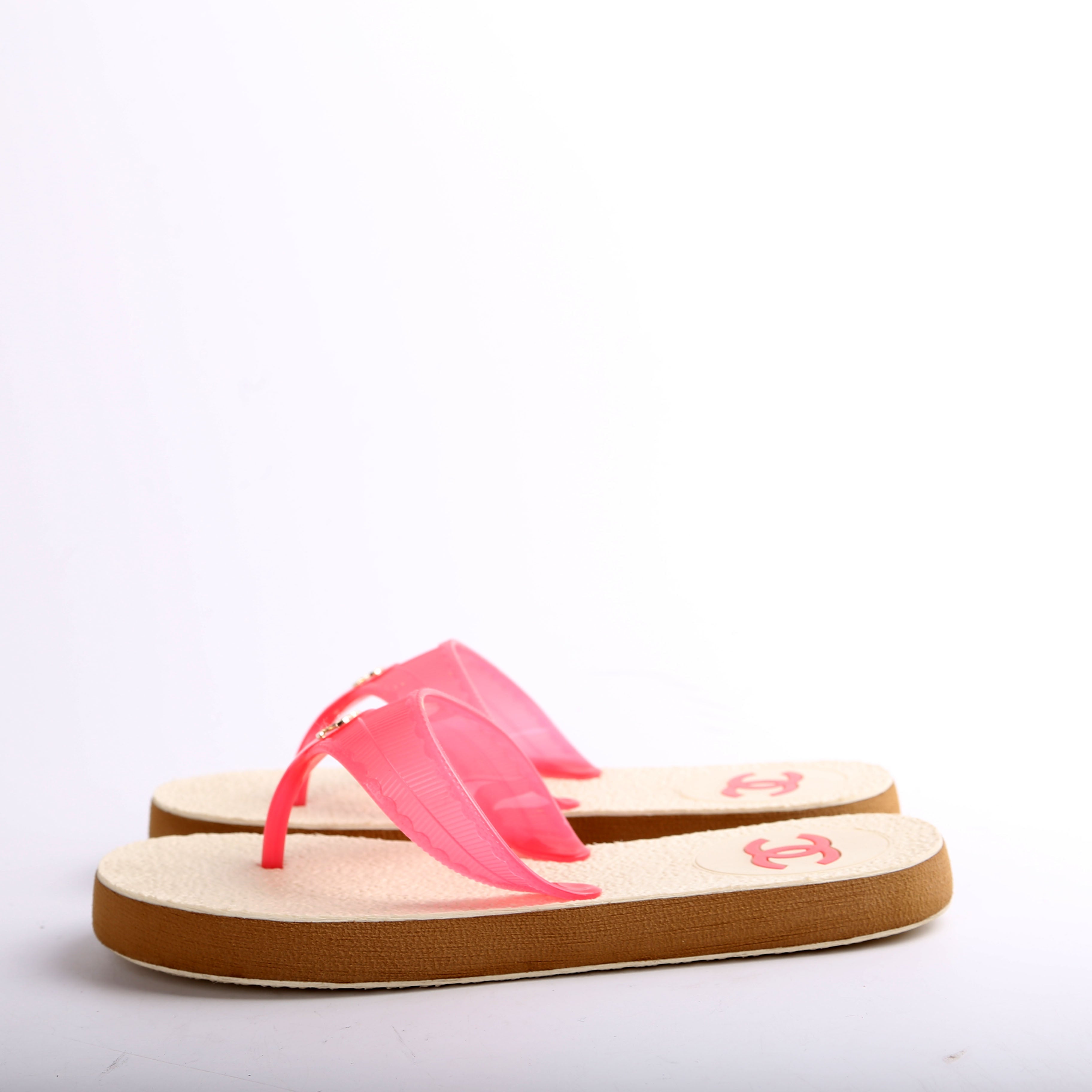 Chanel Interlocking CC Flip Flops Size 38