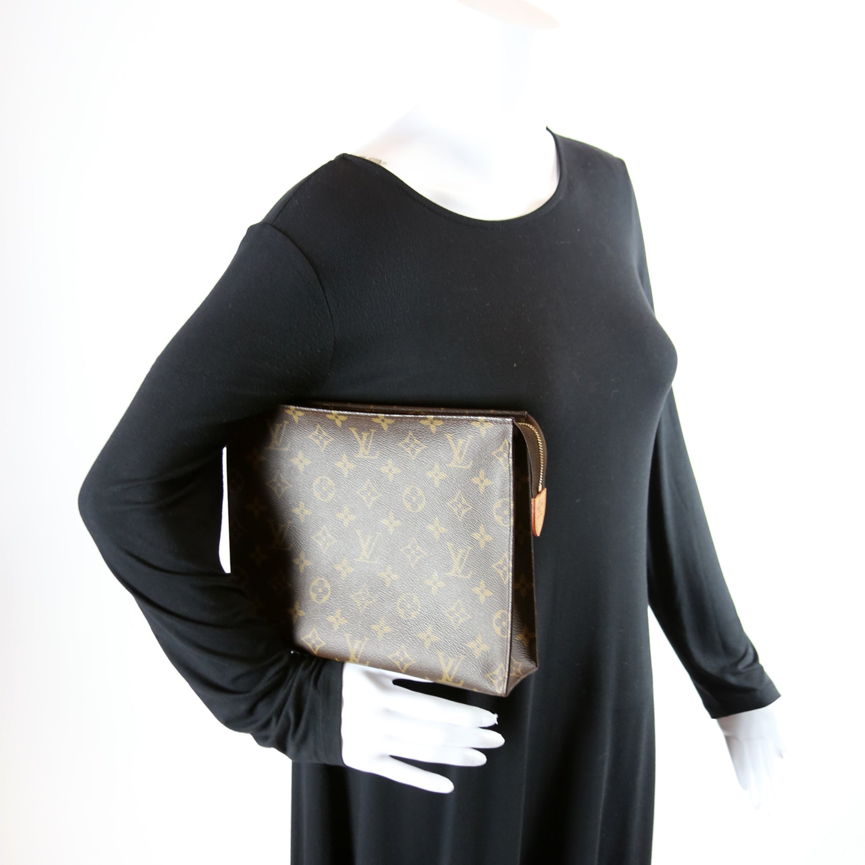 Louis Vuitton Toiletry Pouch 26 Newer Monogram