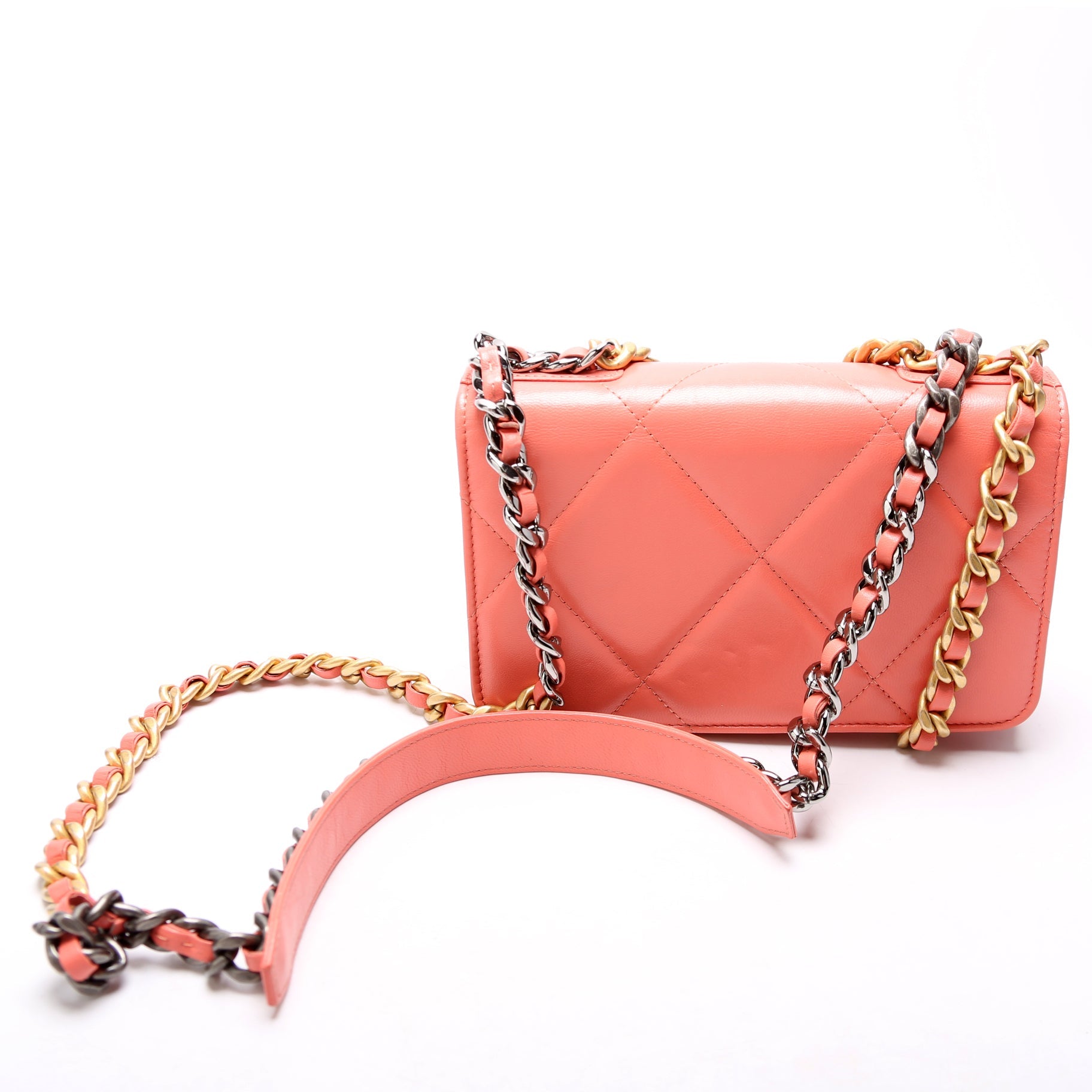 Chanel Chanel 19 WOC Quilted 30M Coral