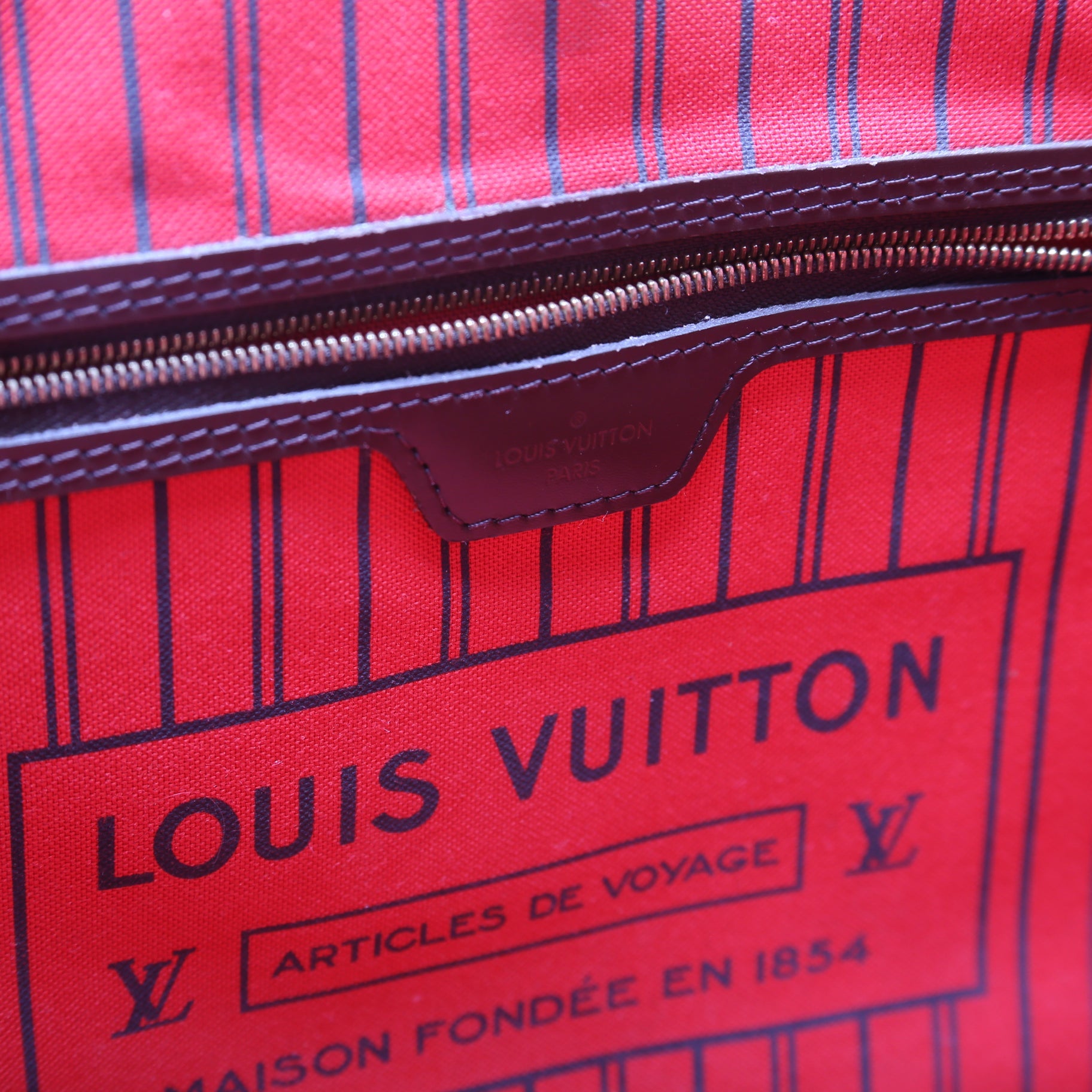 Louis Vuitton Neverfull MM Damier Ebene Red