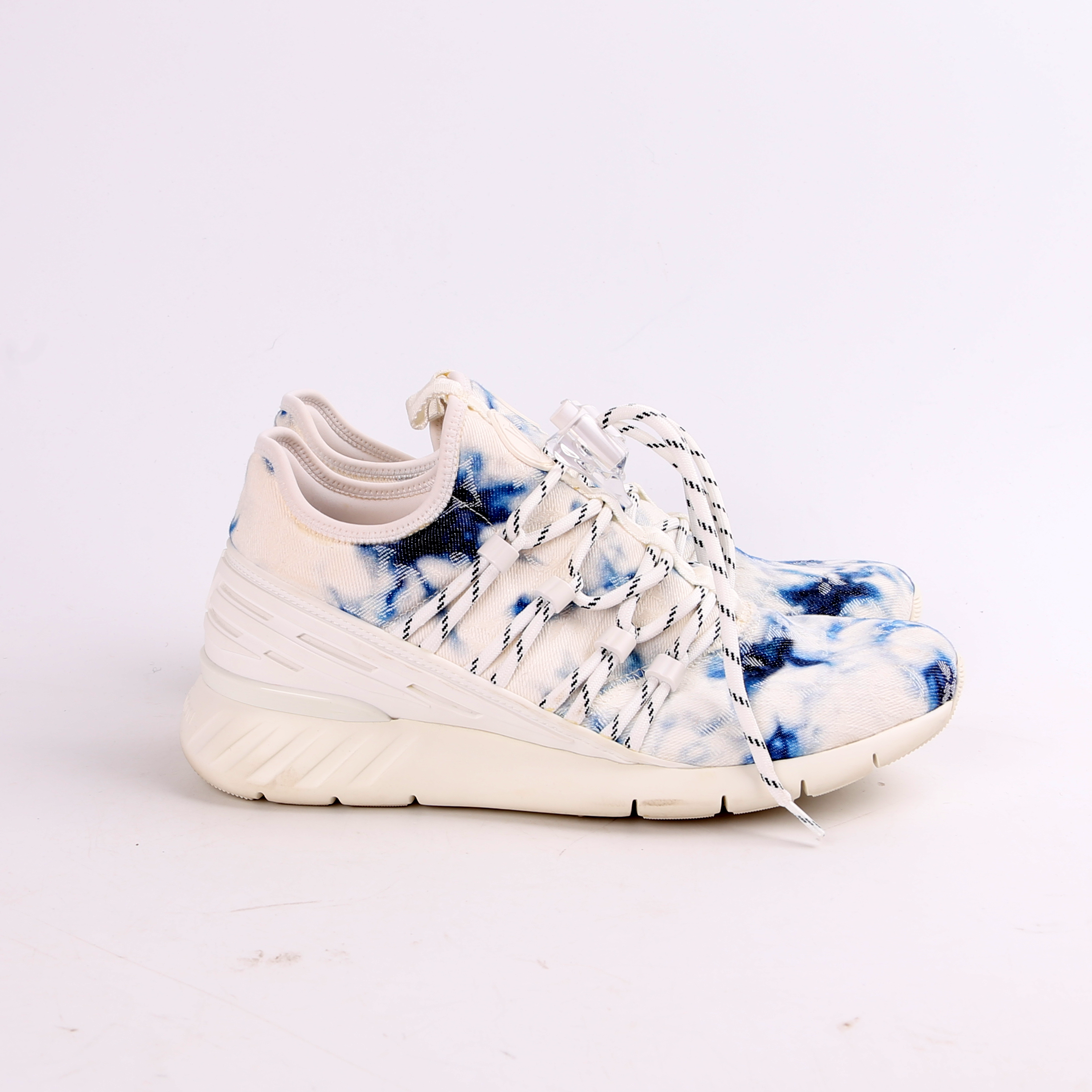 Louis Vuitton Fastlane Sneakers Size 35