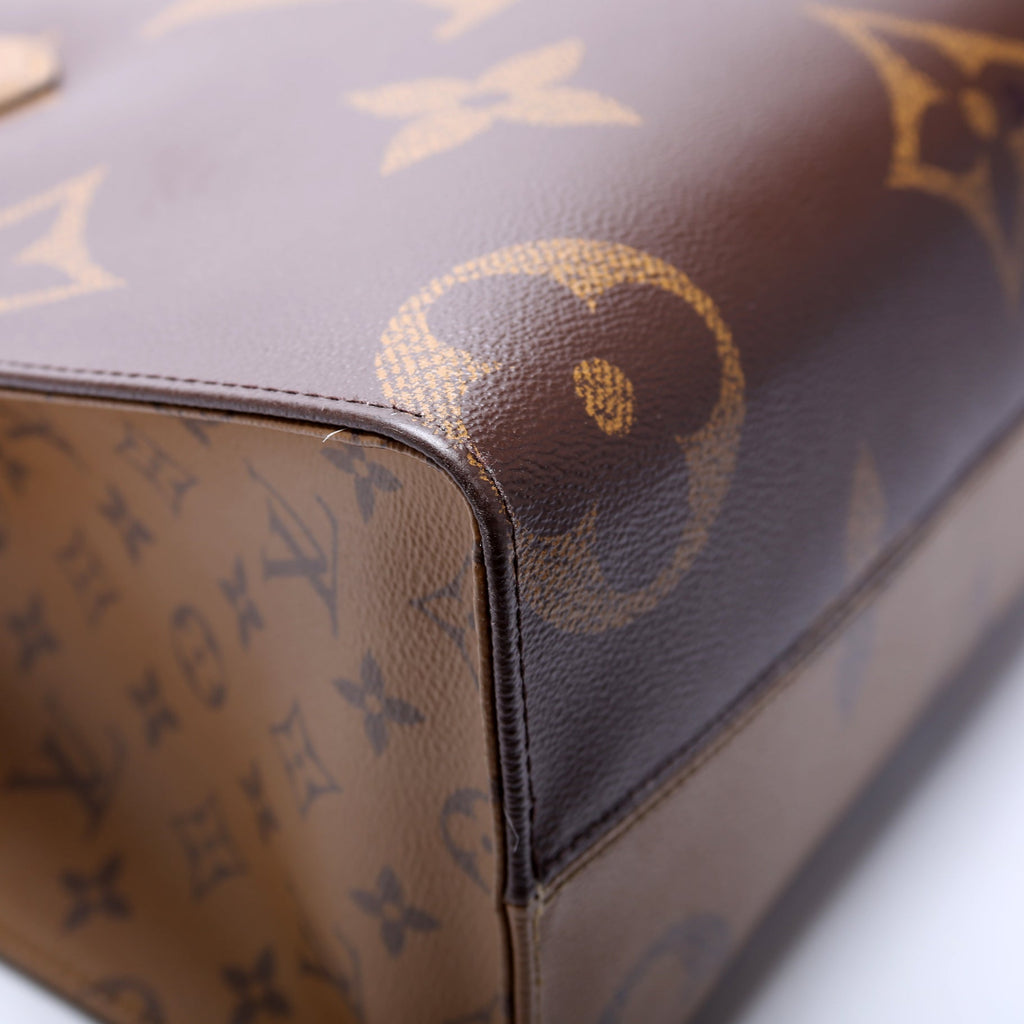 Louis Vuitton ONTHEGO MM Monogram Reverse