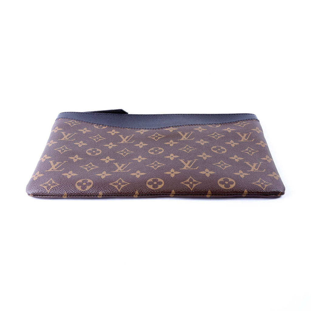 Louis Vuitton Daily Pouch Monogram Black