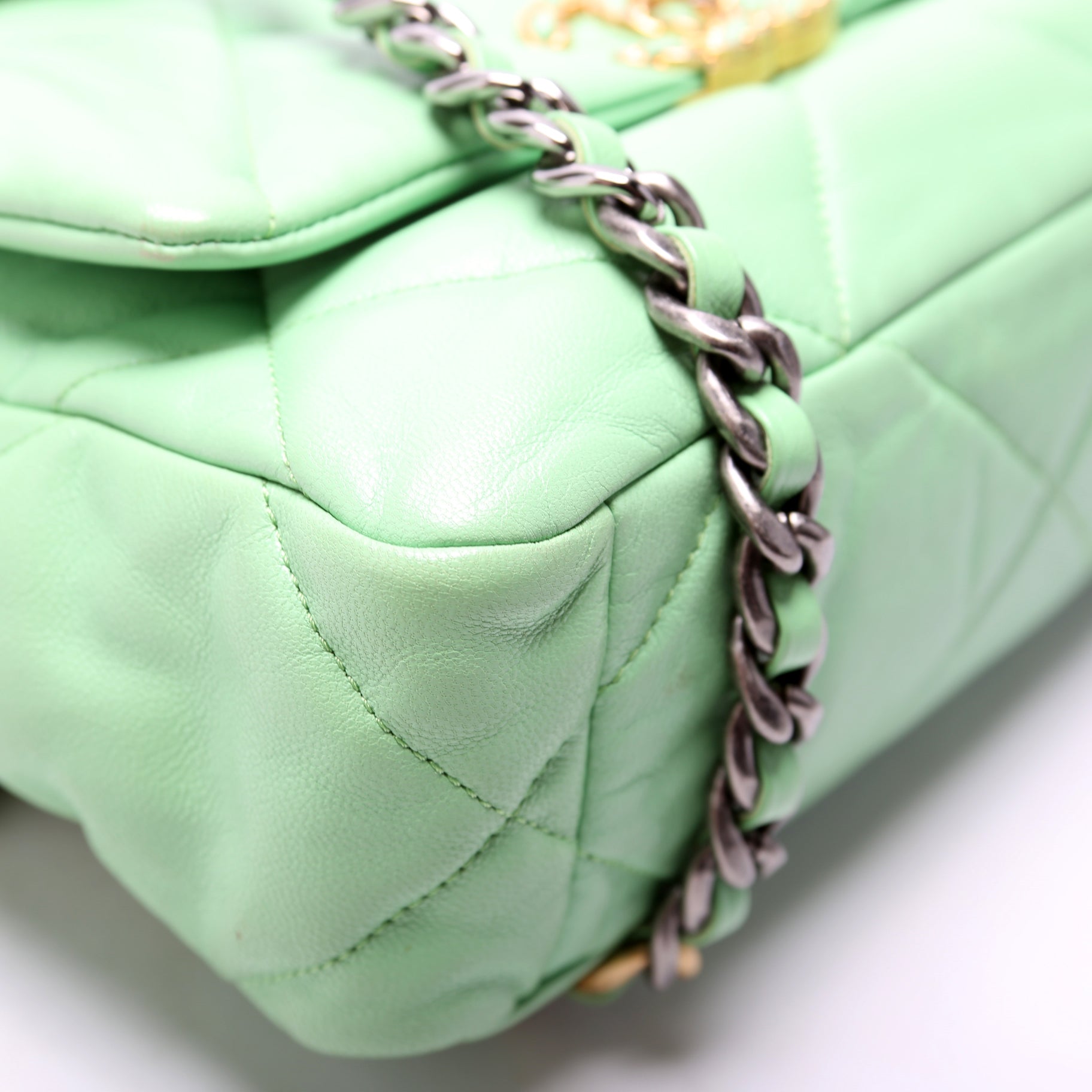 Chanel 19 Medium Flap Quilted Goatskin 30M Green