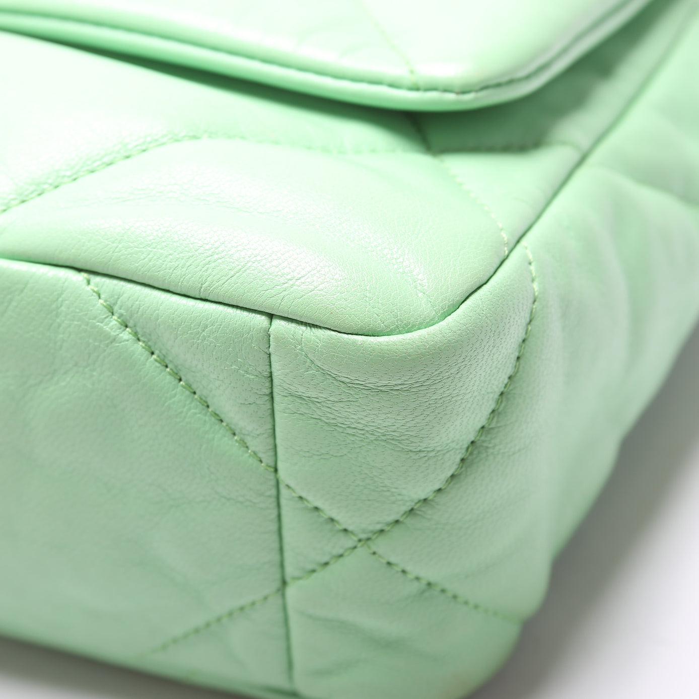 Chanel 19 Medium Flap Quilted Goatskin 30M Green