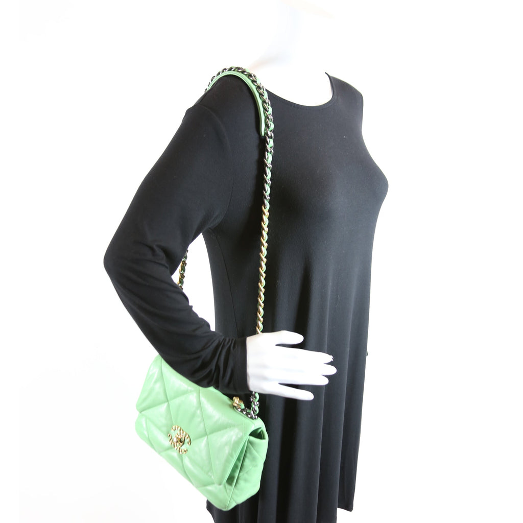 Chanel 19 Medium Flap Quilted Goatskin 30M Green