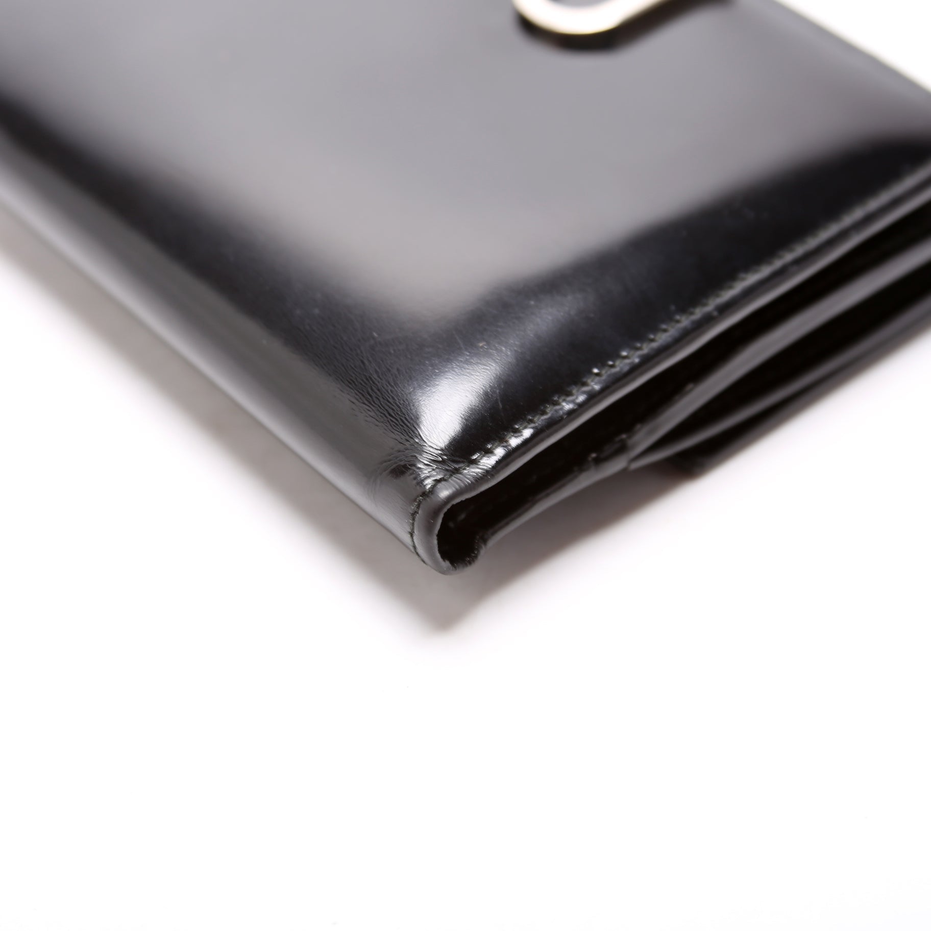 Gucci DRAFT 035-1147 Brushed Leather Compact Wallet Black