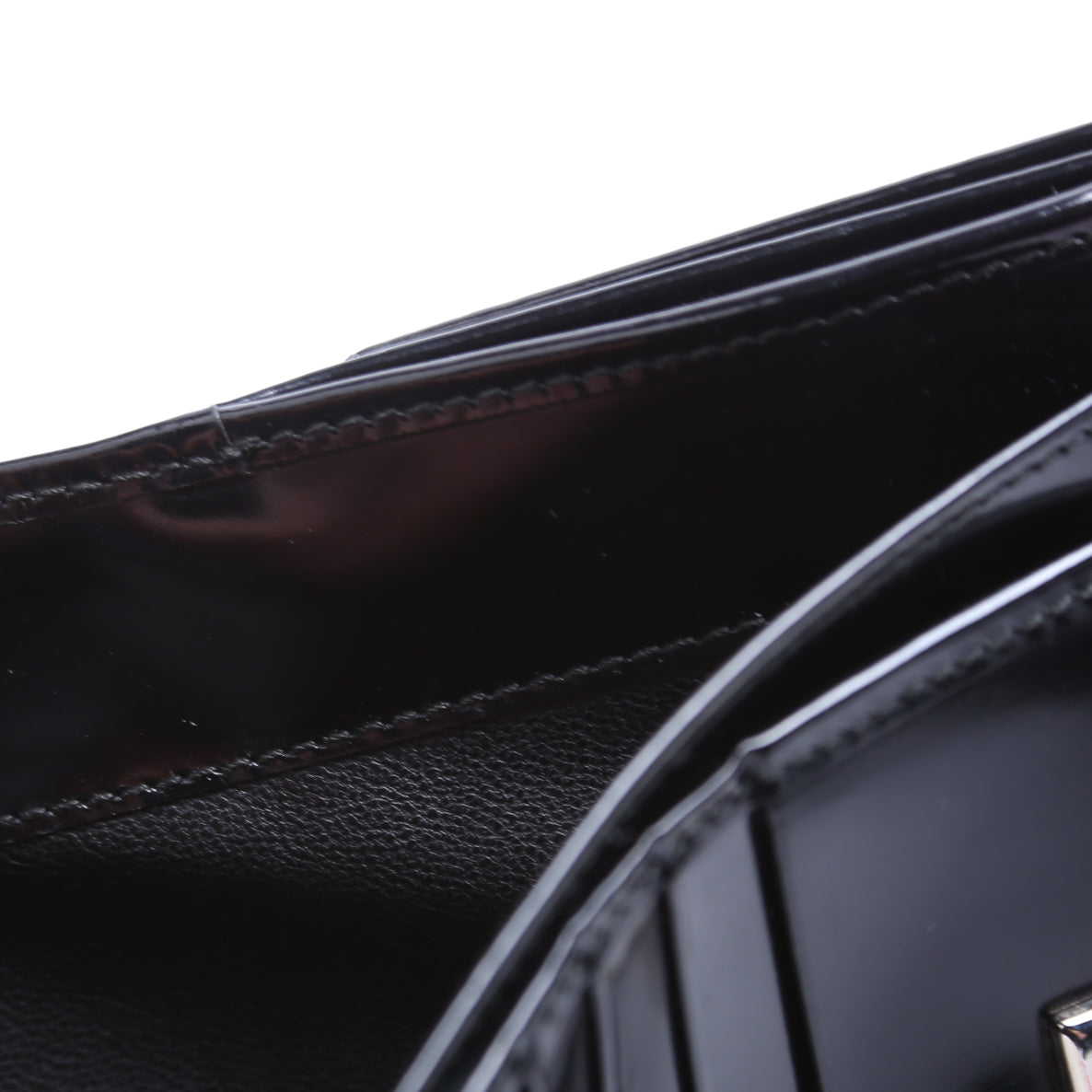Gucci DRAFT 035-1147 Brushed Leather Compact Wallet Black