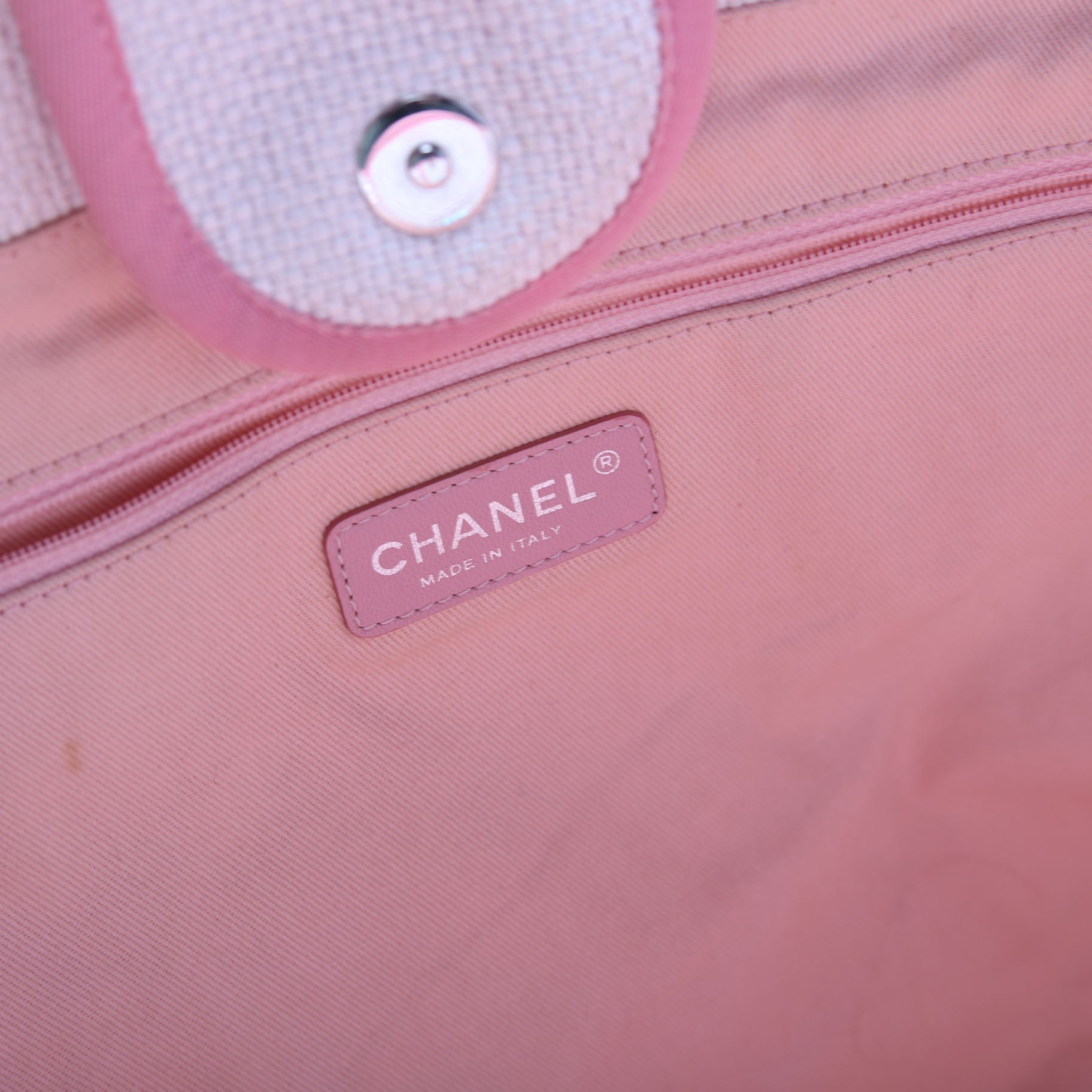 Chanel Deauville Medium Mixed Fibers 21M Pink