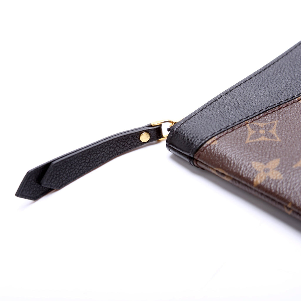 Louis Vuitton Daily Pouch Monogram Black