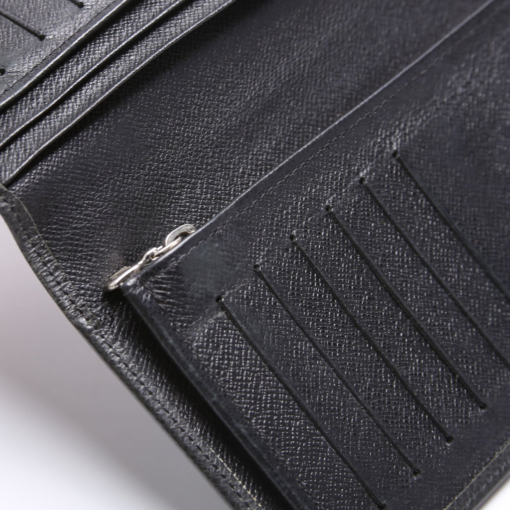 Louis Vuitton Brazza Wallet Taiga Black