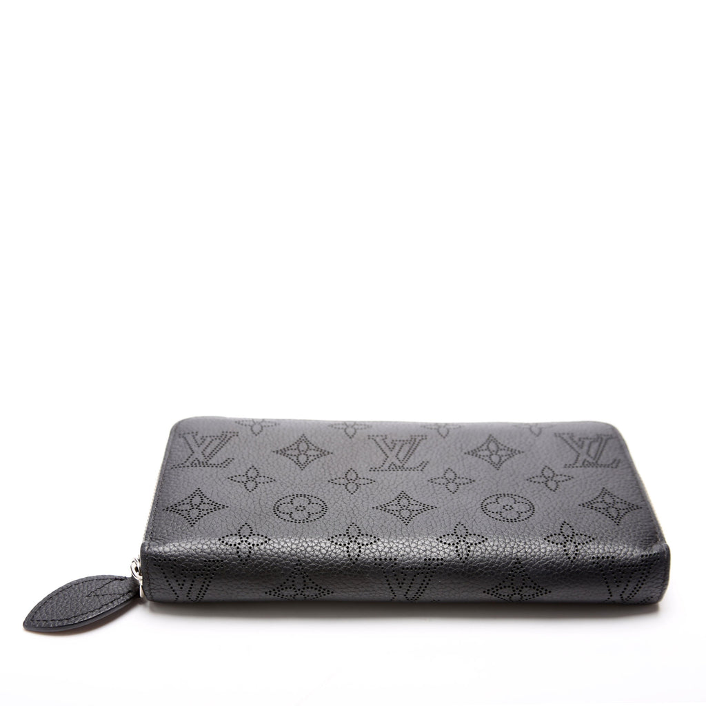 Louis Vuitton Zippy Wallet Mahina Black