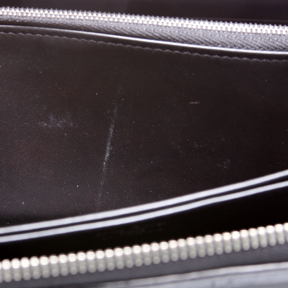 Louis Vuitton Zippy Wallet Mahina Black