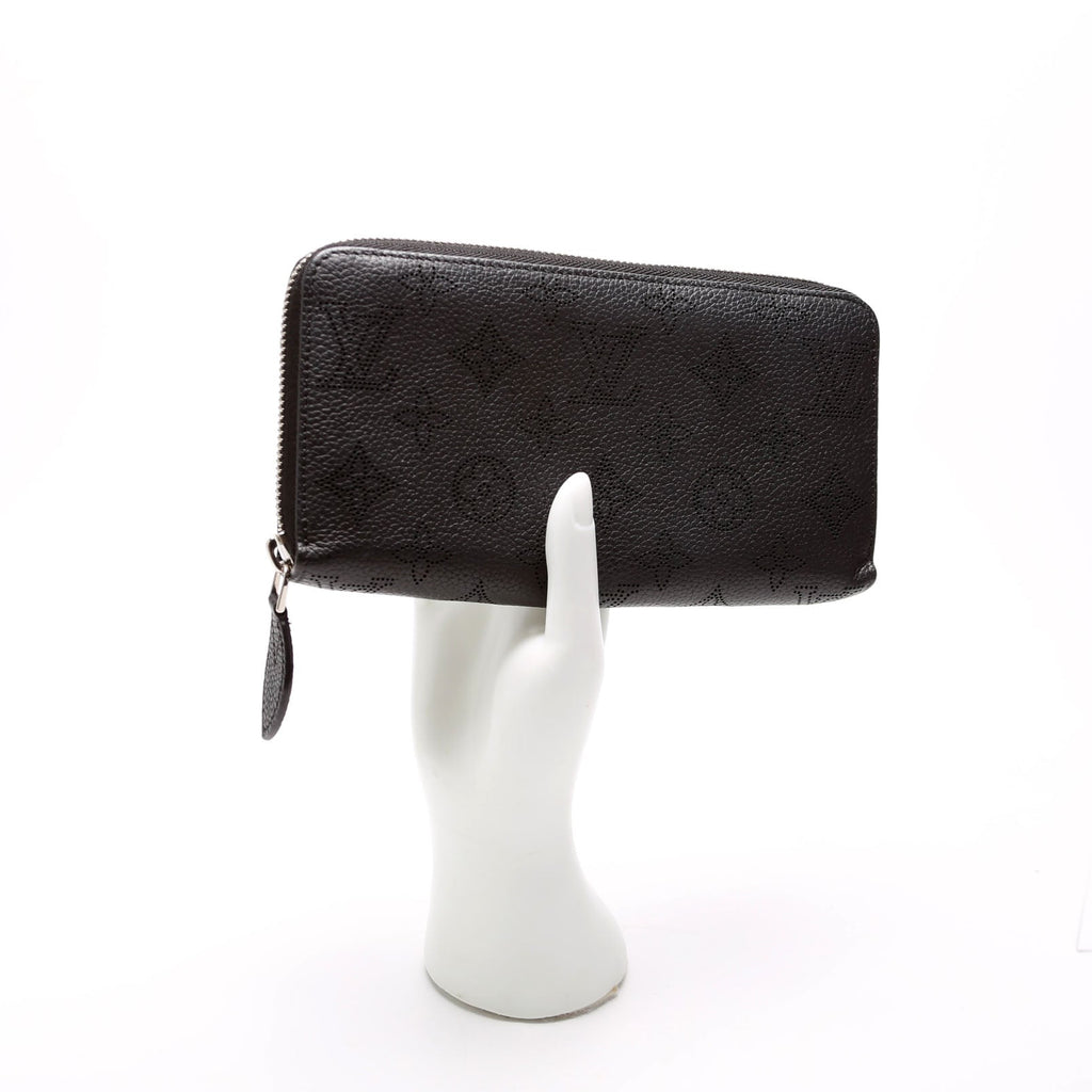 Louis Vuitton Zippy Wallet Mahina Black