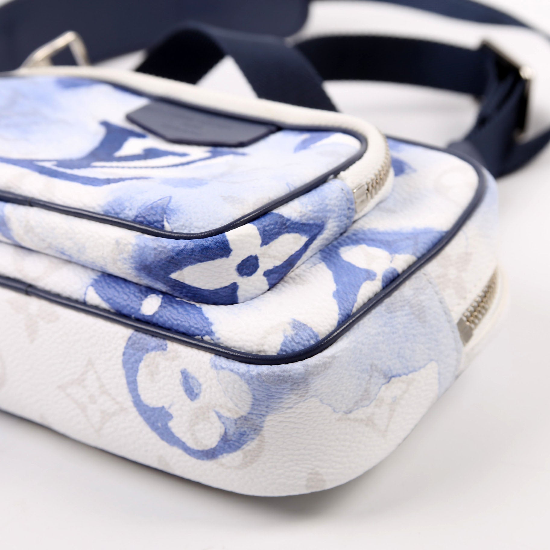 Louis Vuitton Outdoor Pouch Monogram Watercolor