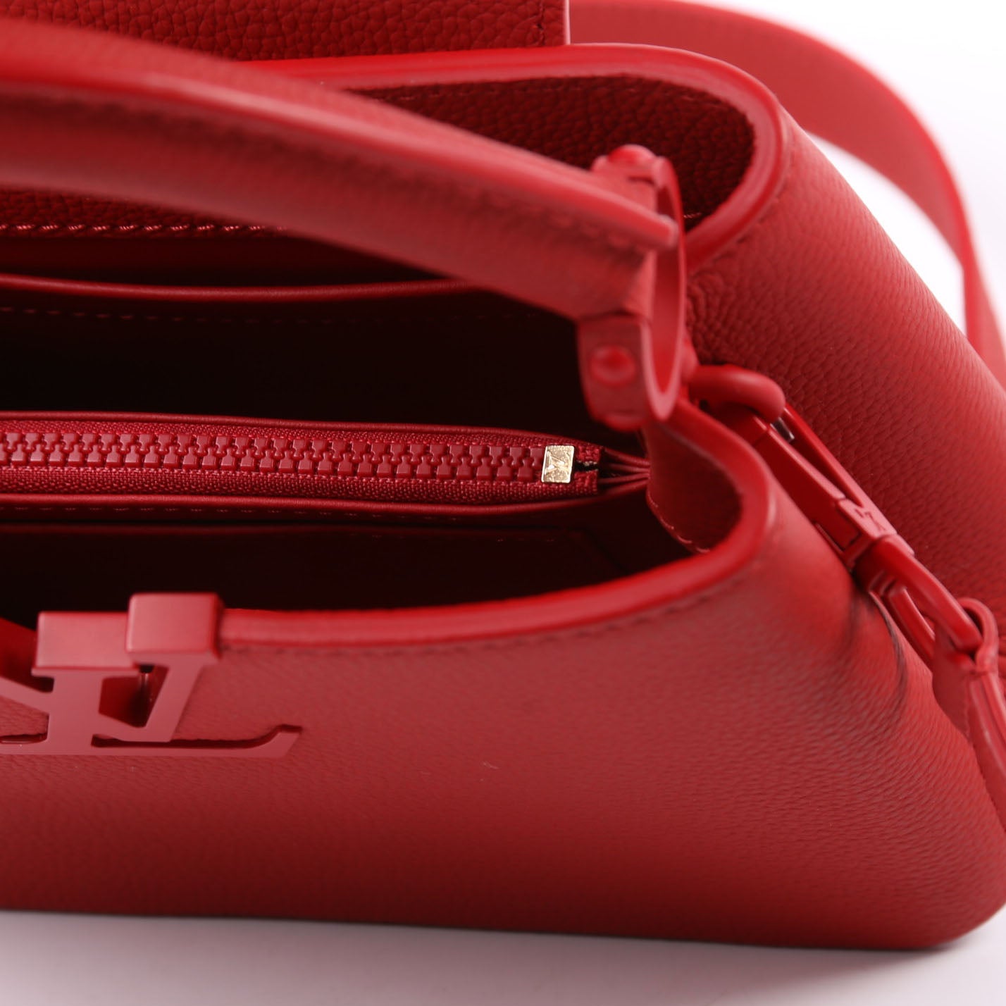 Louis Vuitton Capucines Mini Taurillon Monochrome Red