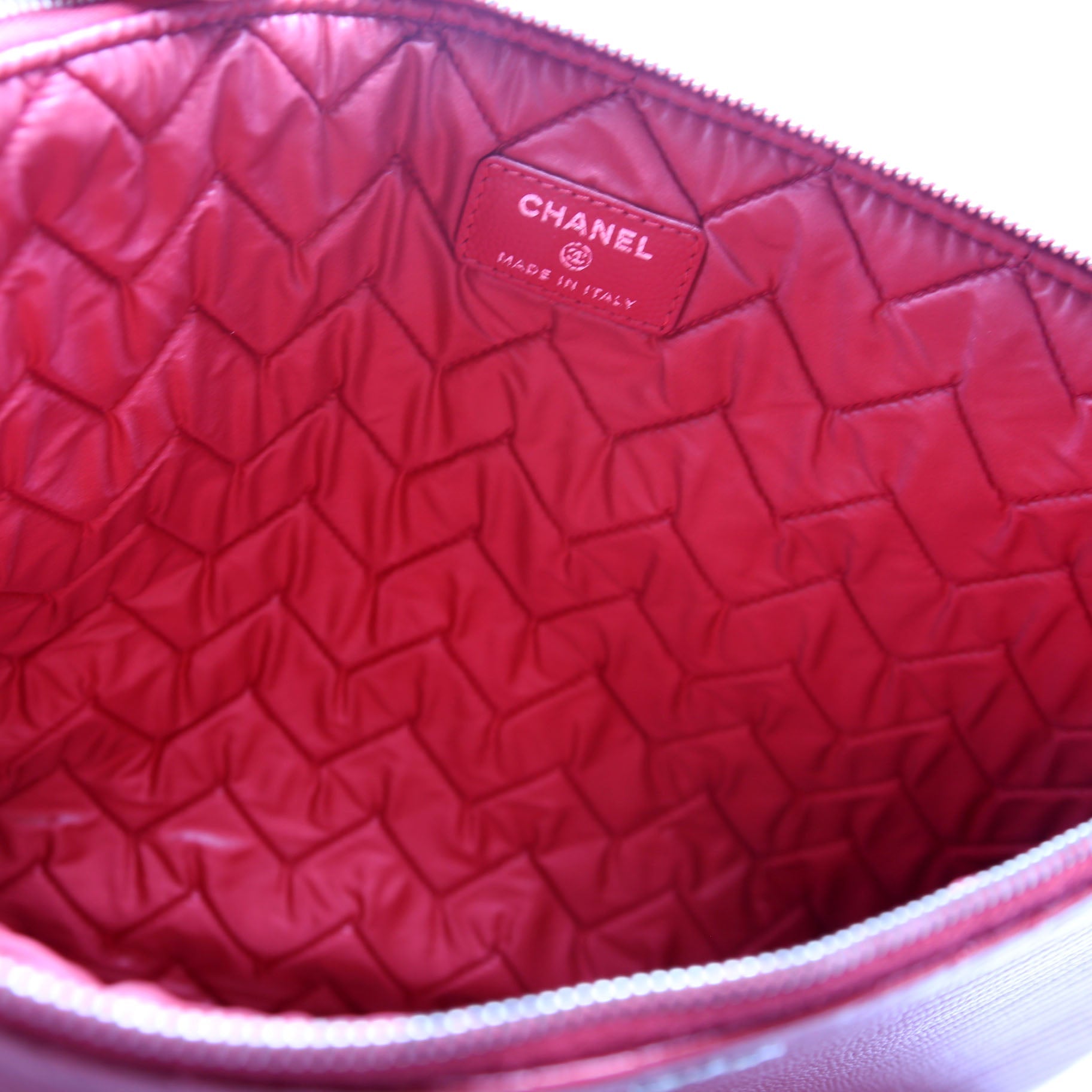 Chanel O Case Medium Caviar Chevron Red