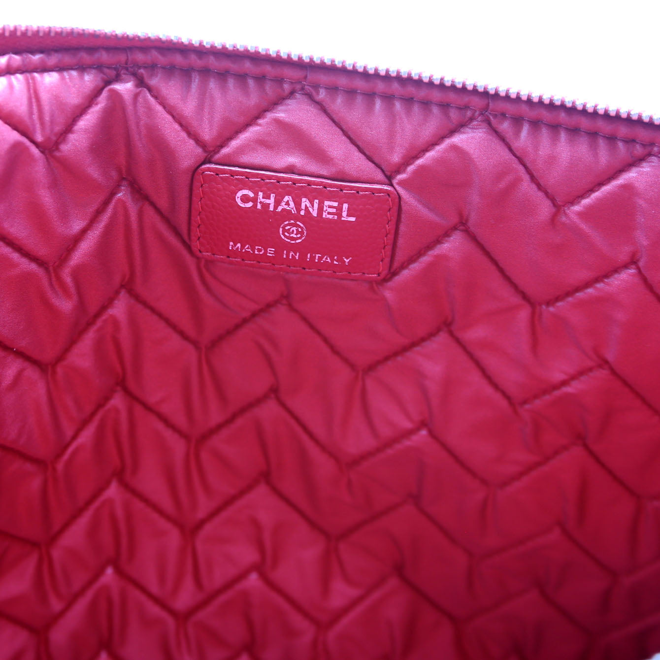Chanel O Case Medium Caviar Chevron Red