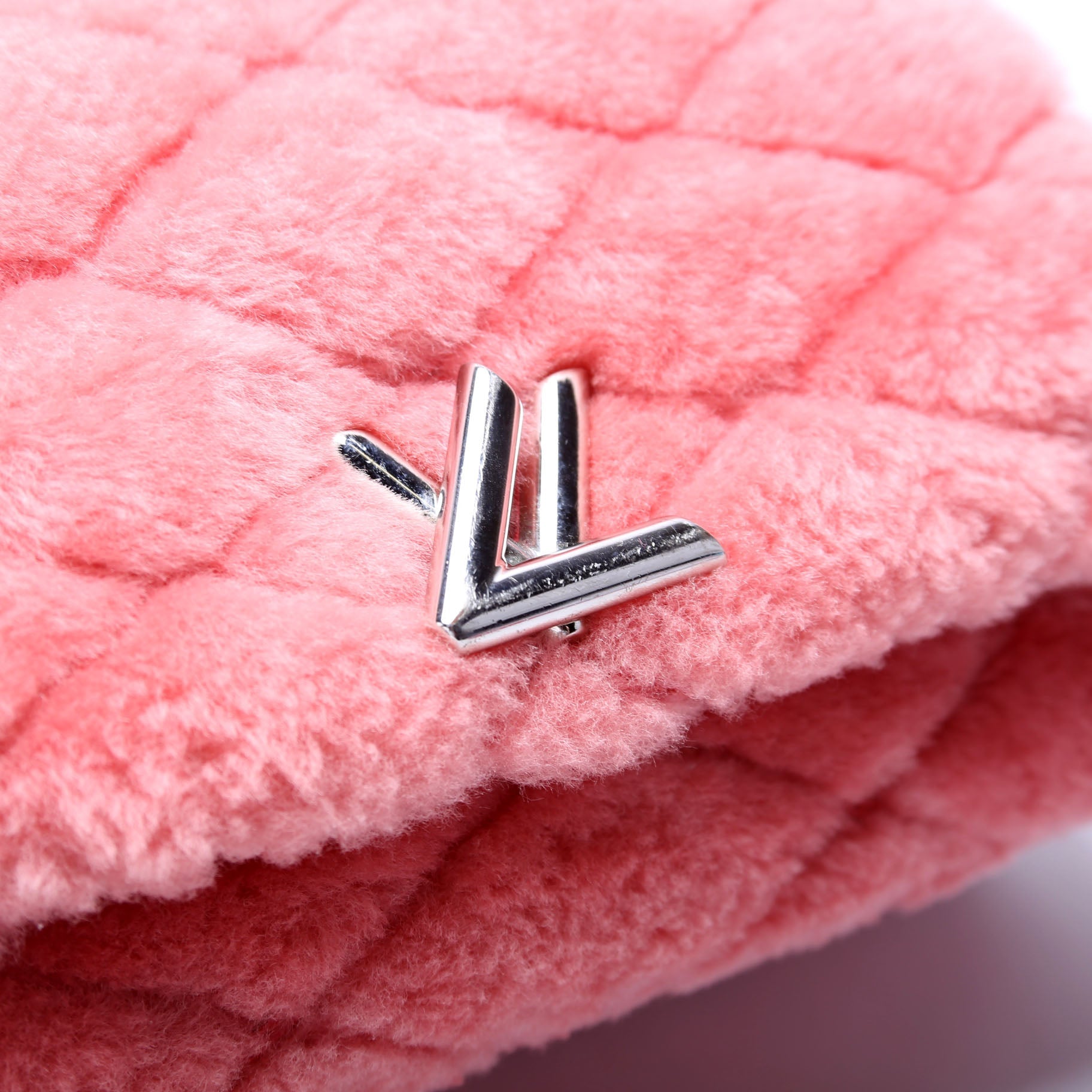 Louis Vuitton Malletage Twist Go-14 PM Fur Pink