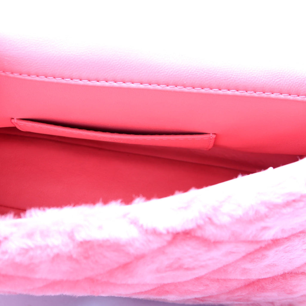 Louis Vuitton Malletage Twist Go-14 PM Fur Pink