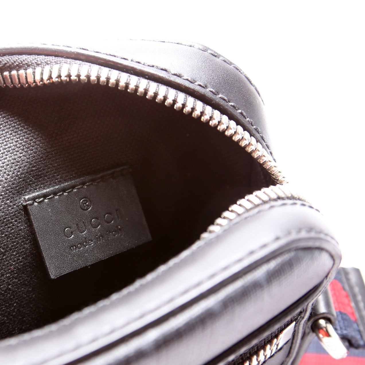 Gucci 598103 GG Supreme Messenger Black