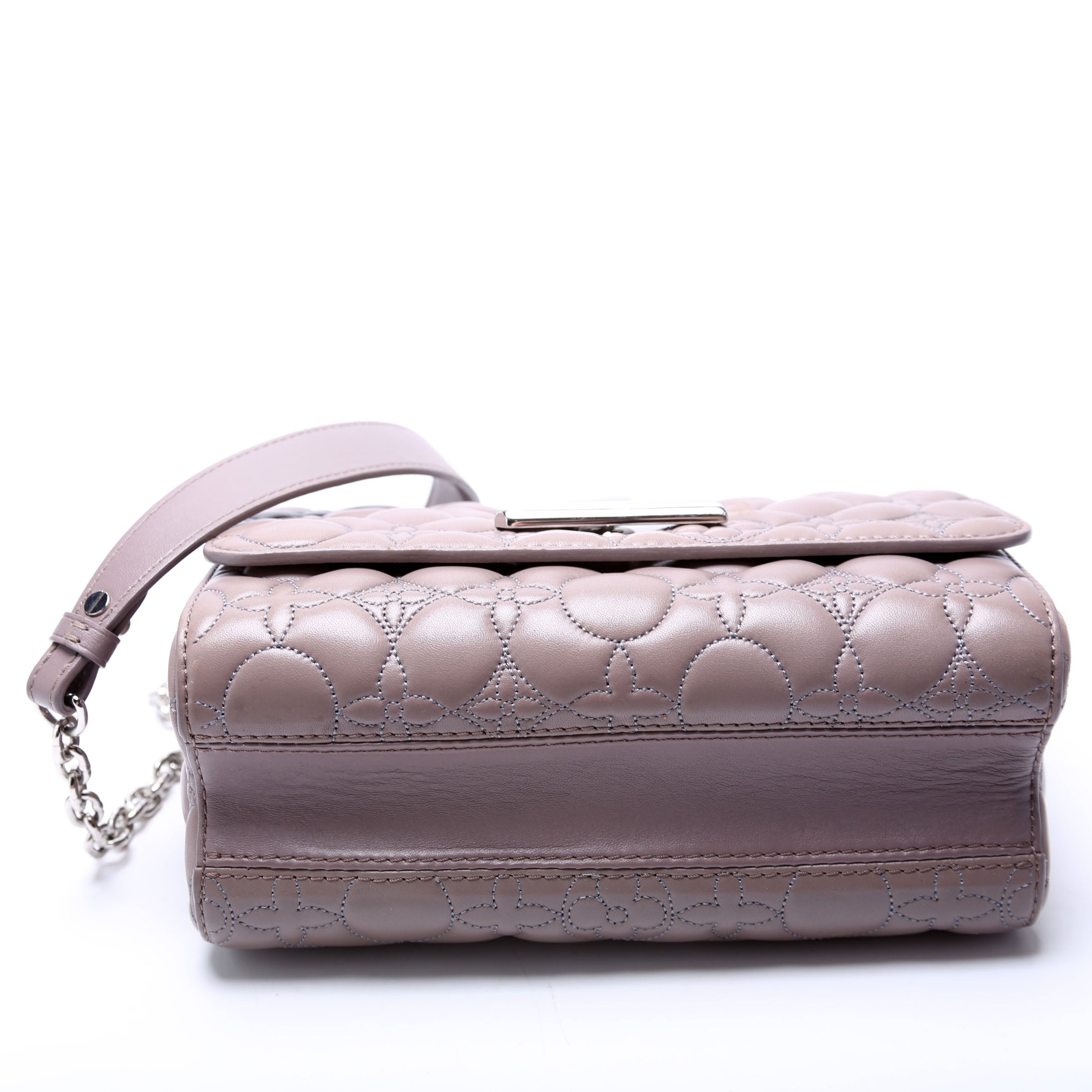 Louis Vuitton Twist MM Malletage Flower Lambskin Taupe