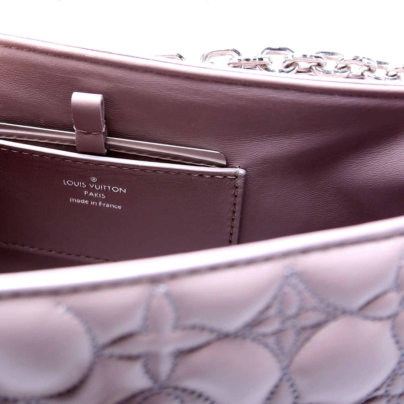 Louis Vuitton Twist MM Malletage Flower Lambskin Taupe