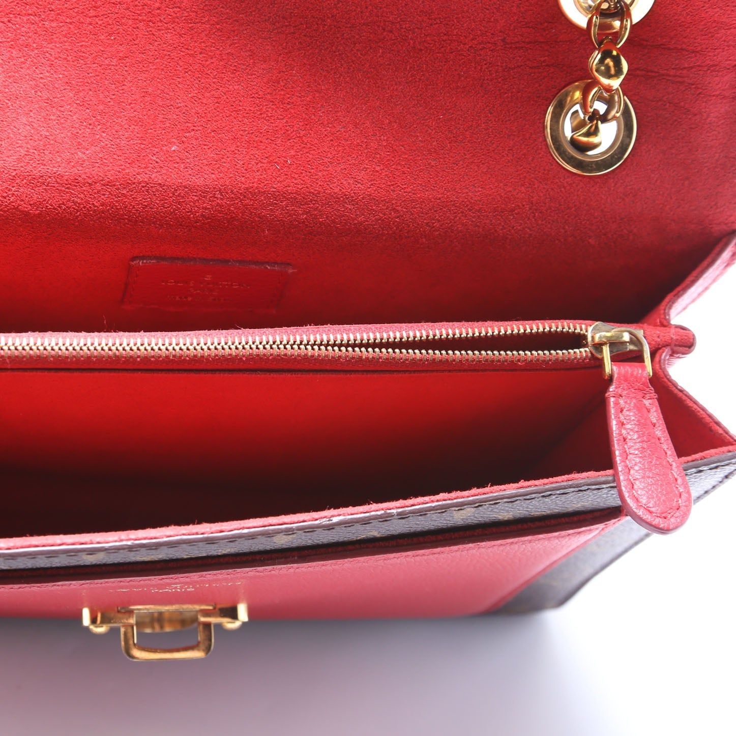 Louis Vuitton Victoire Monogram