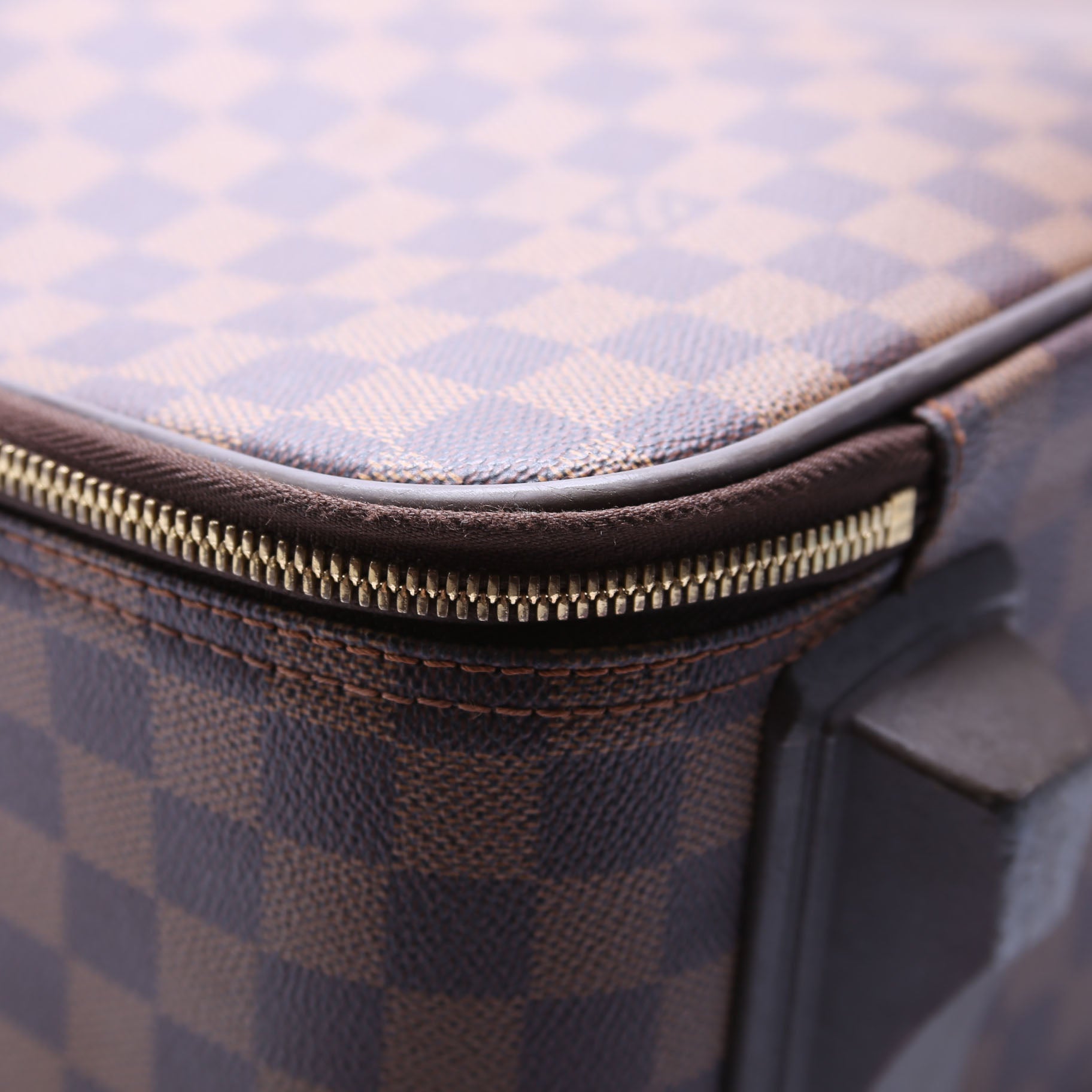 Louis Vuitton Pegase 45 Ebene