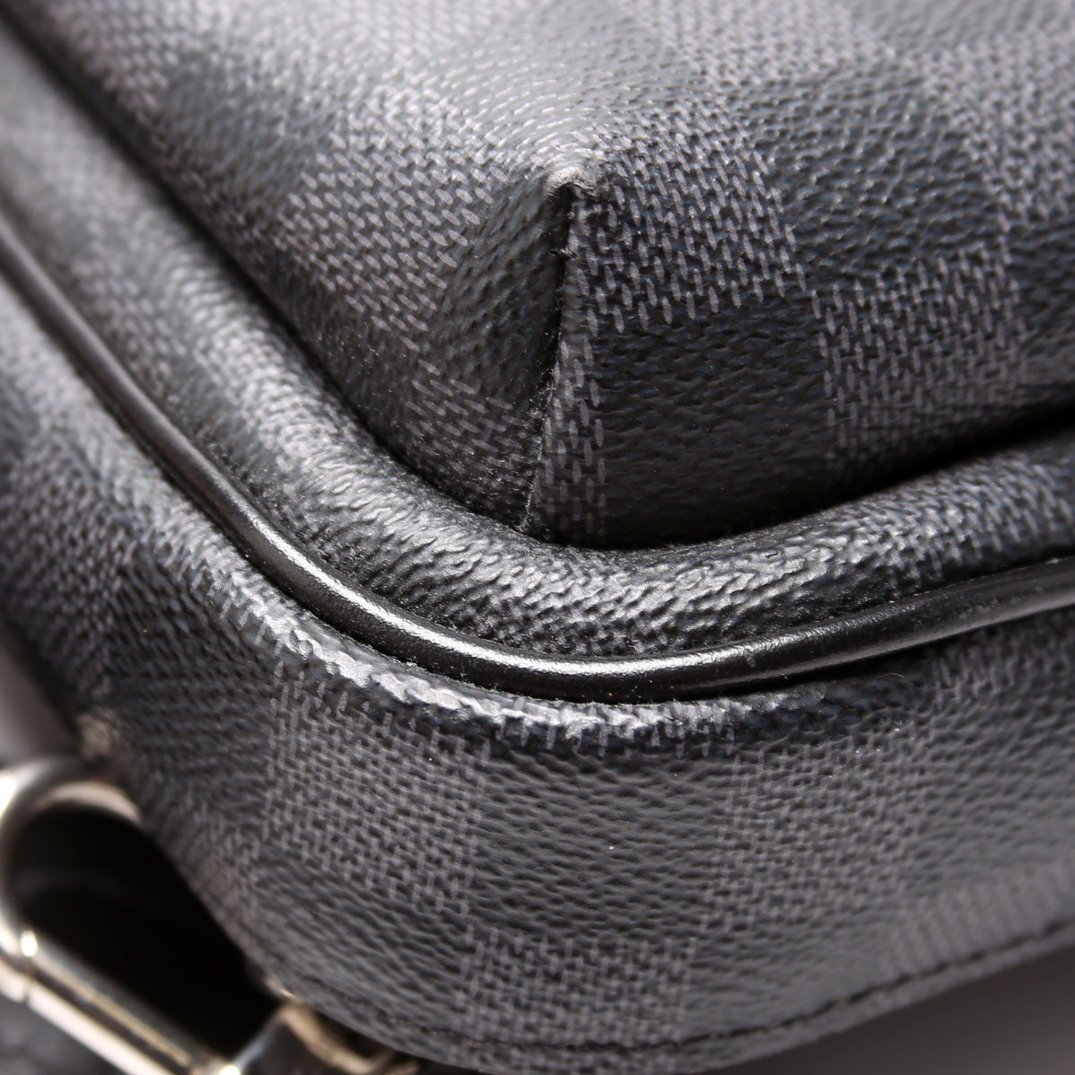 Louis Vuitton Avenue Sling NM Damier Graphite