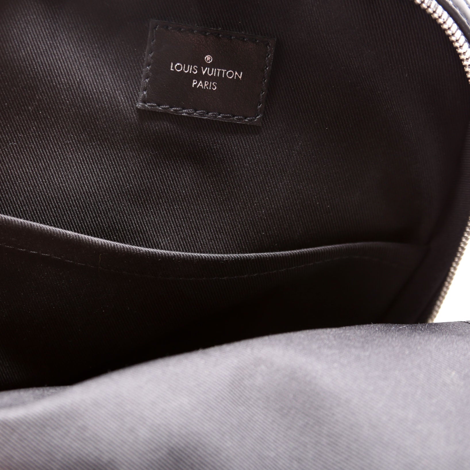 Louis Vuitton Avenue Sling NM Damier Graphite