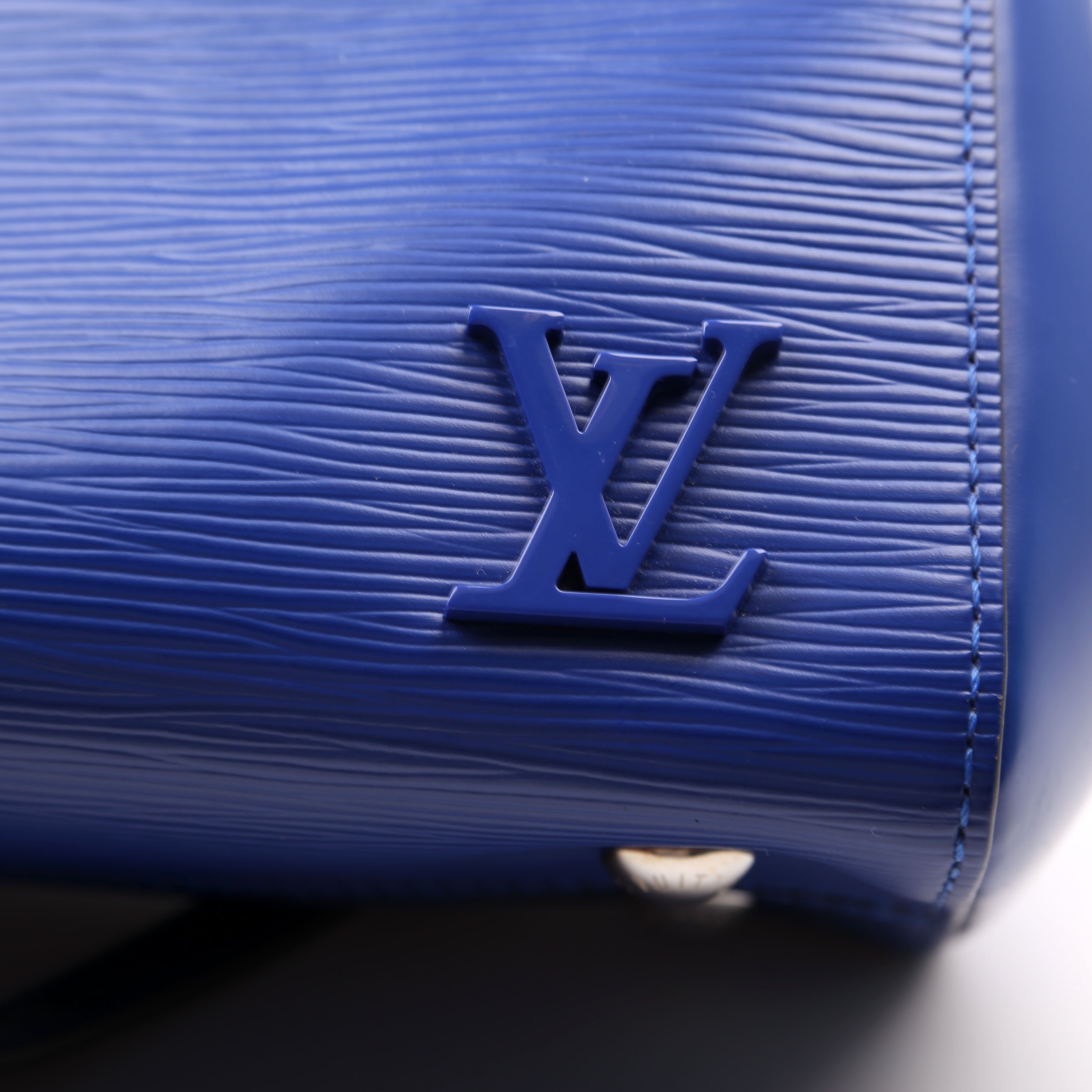 Louis Vuitton Cluny MM Epi Blue
