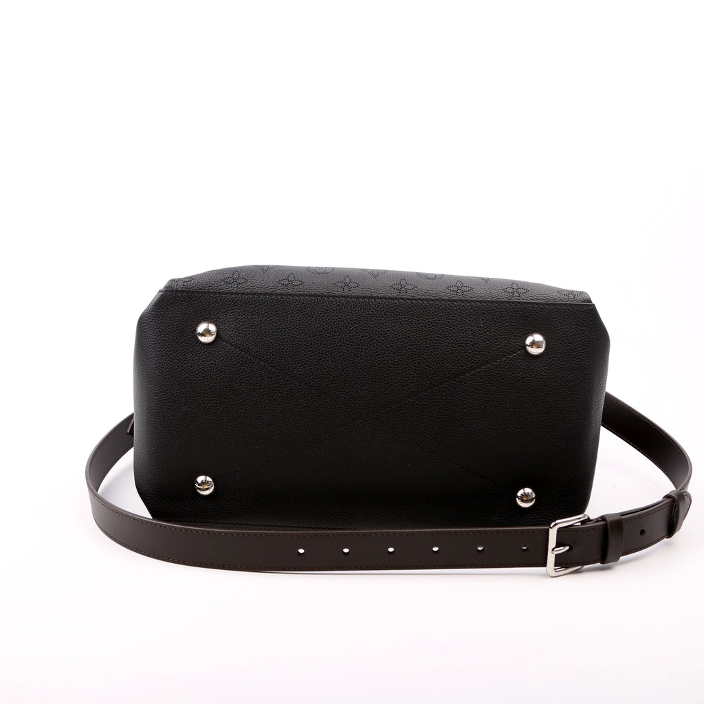 Louis Vuitton Beaubourg Hobo MM Mahina Black
