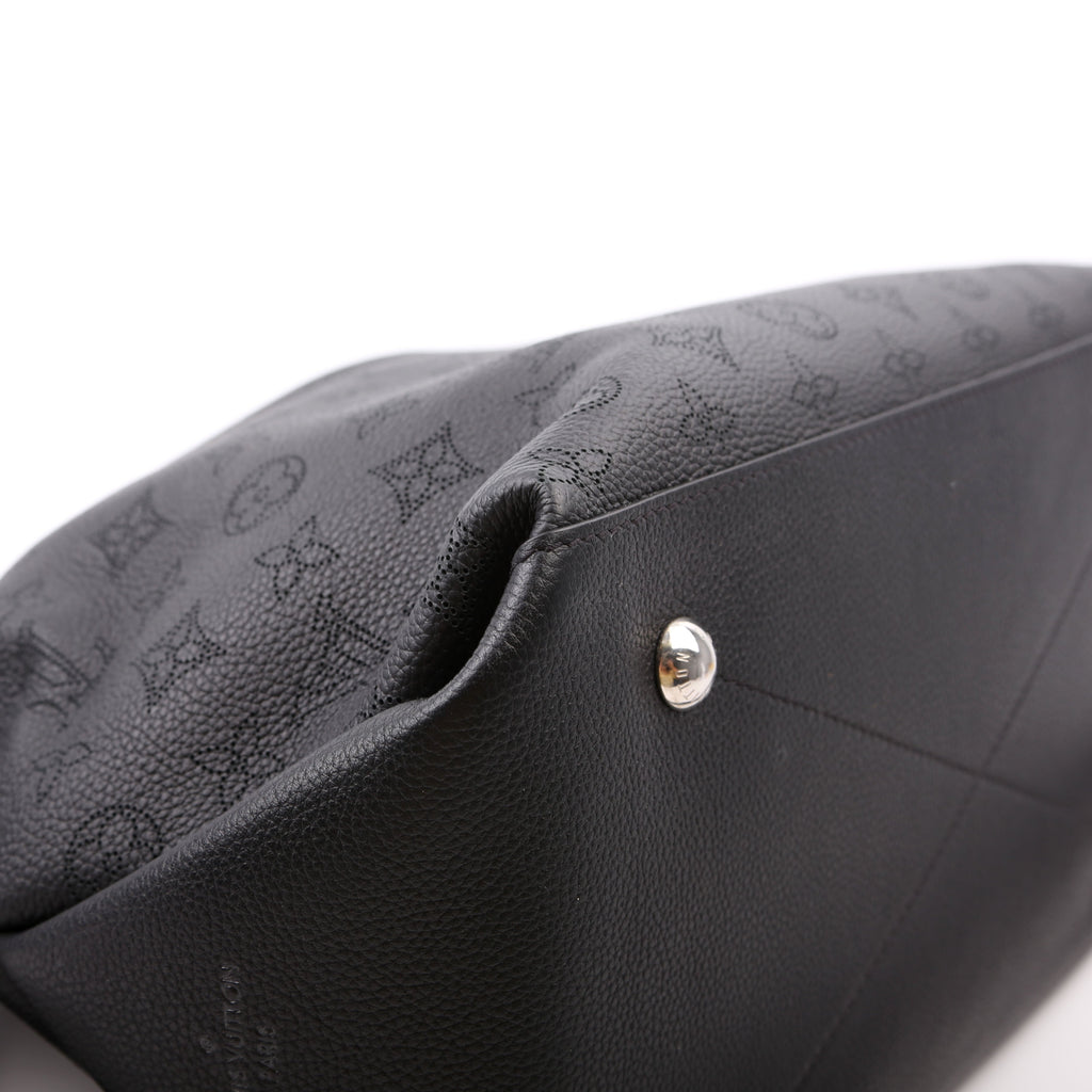 Louis Vuitton Beaubourg Hobo MM Mahina Black
