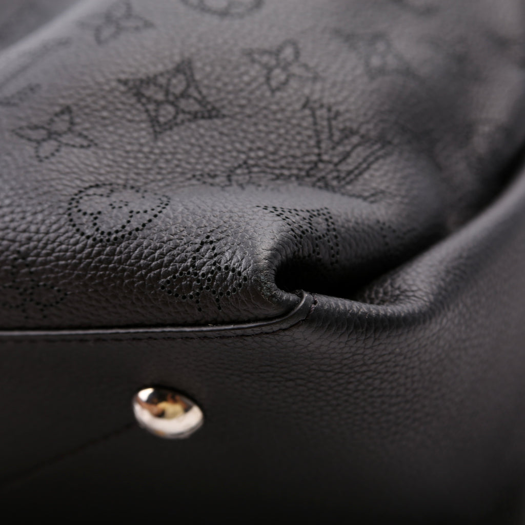 Louis Vuitton Beaubourg Hobo MM Mahina Black