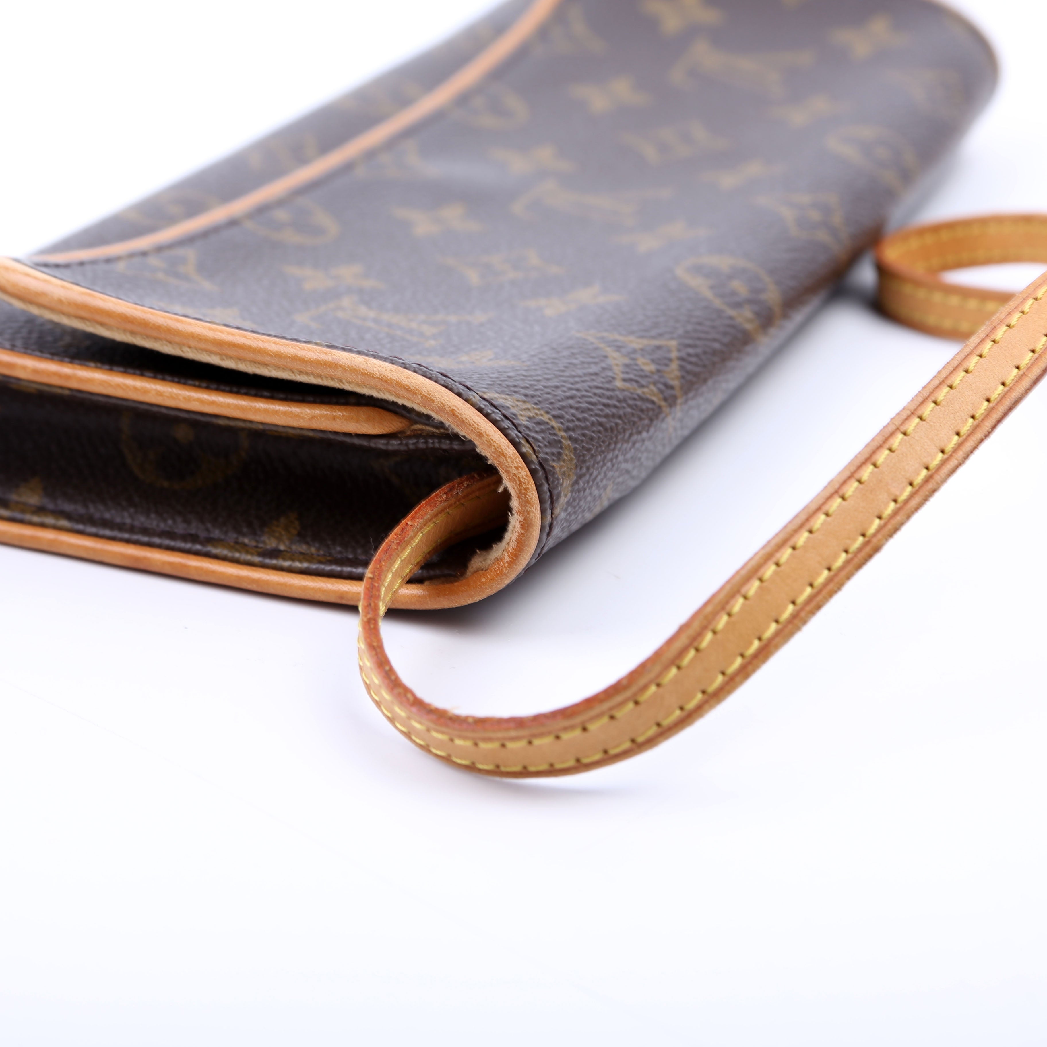 Louis Vuitton Pochette Twin GM Monogram