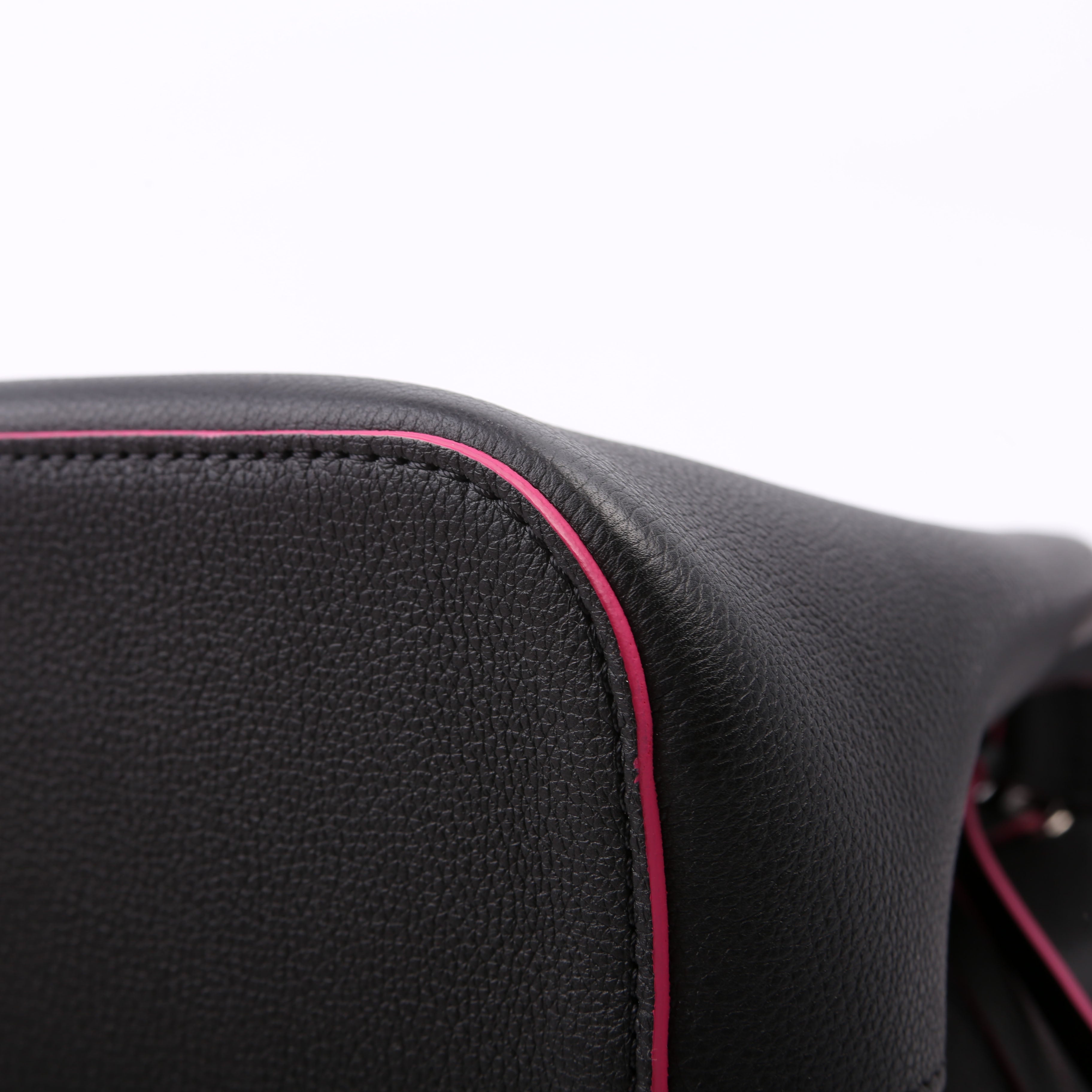 Louis Vuitton Lockme Bucket Bag Black/Pink