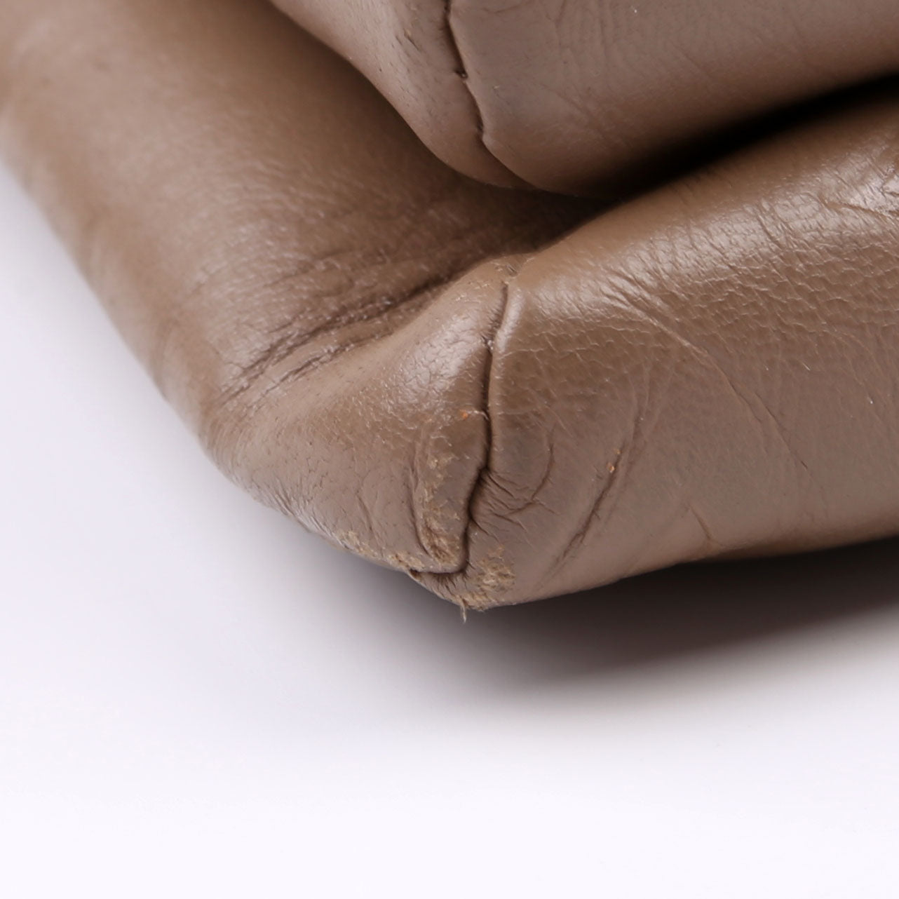 Louis Vuitton Coussin MM Lambskin Taupe