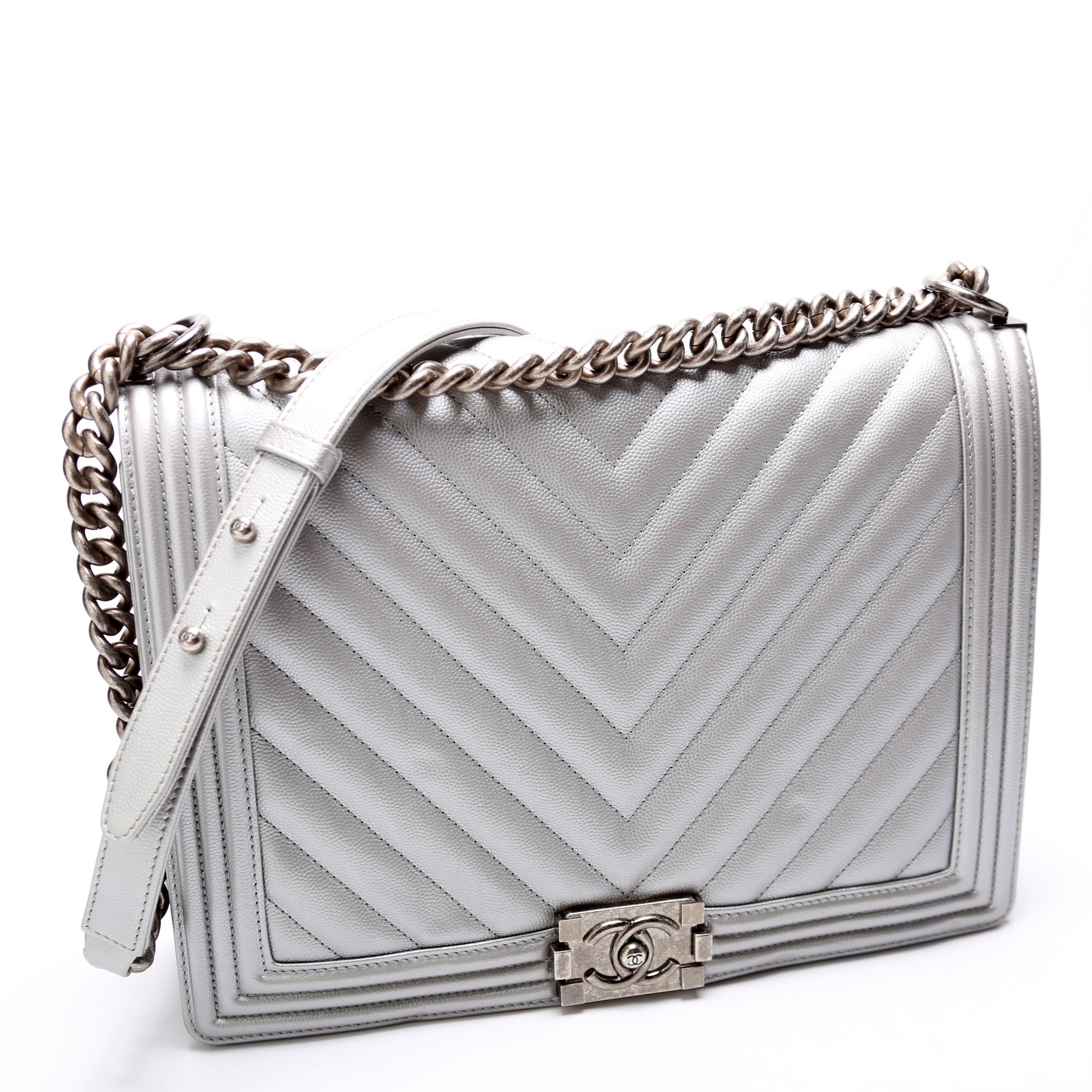 Chanel Boy Flap Medium Old Chevron Caviar 21-25M Silver