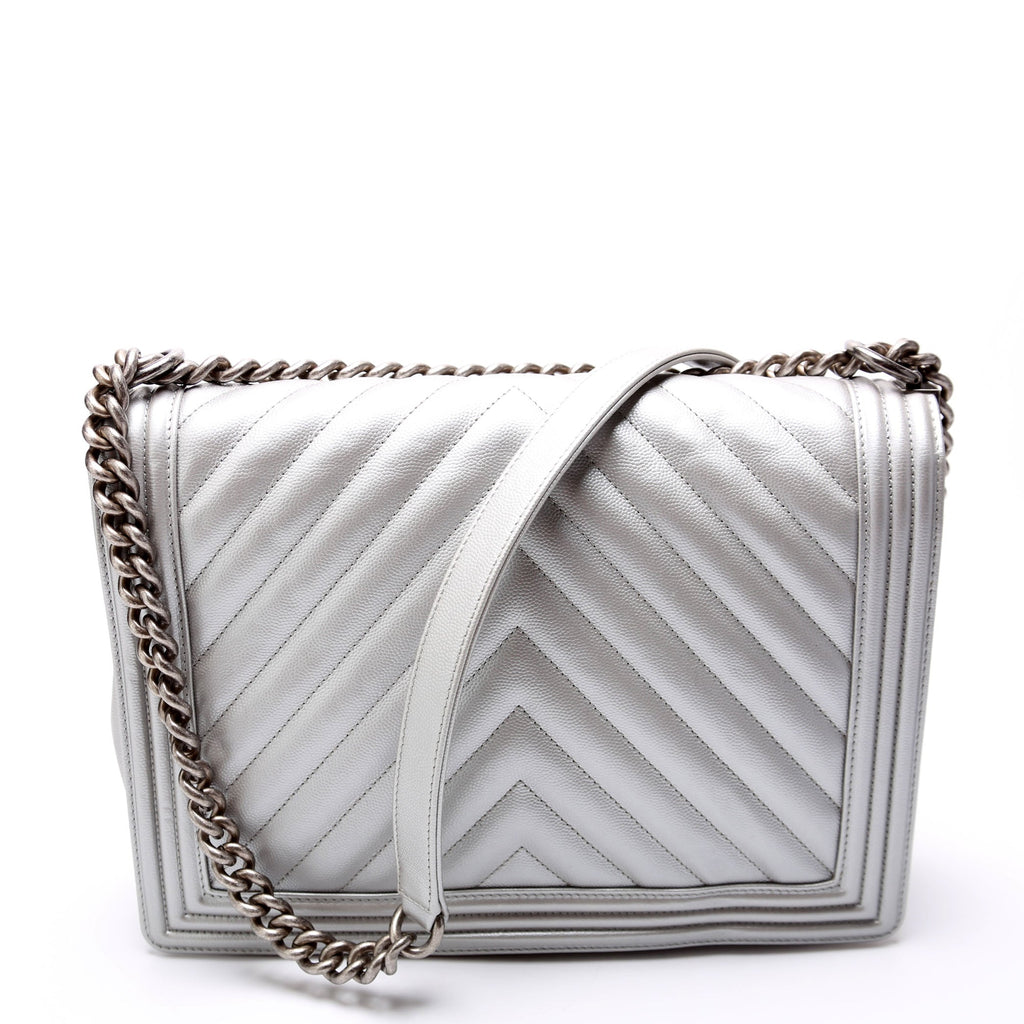 Chanel Boy Flap Medium Old Chevron Caviar 21-25M Silver
